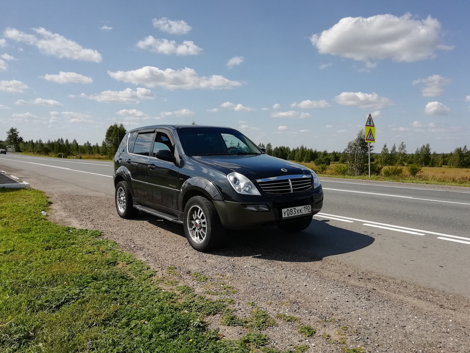 Санг енг рекстон с пробегом. Rexton 2. Rexton 1. ССАНГЙОНГ Рекстон 1. SSANGYONG Rexton 1 черный.