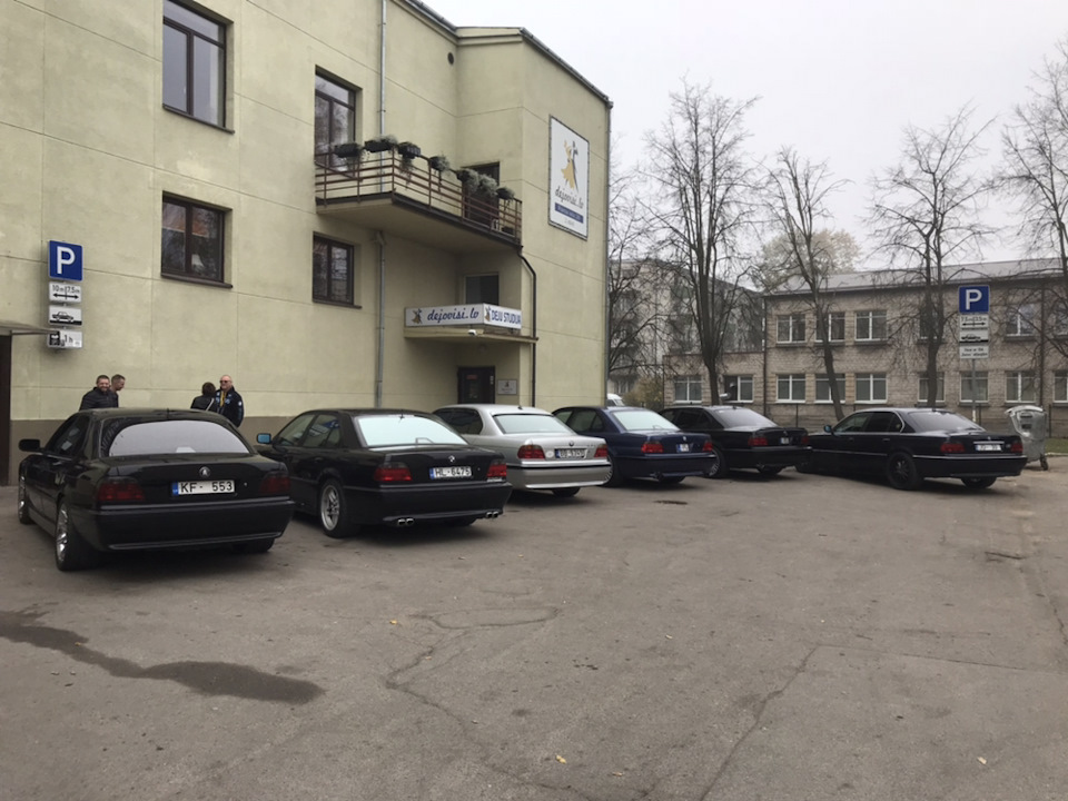 Фото в бортжурнале BMW 7 series (E38)