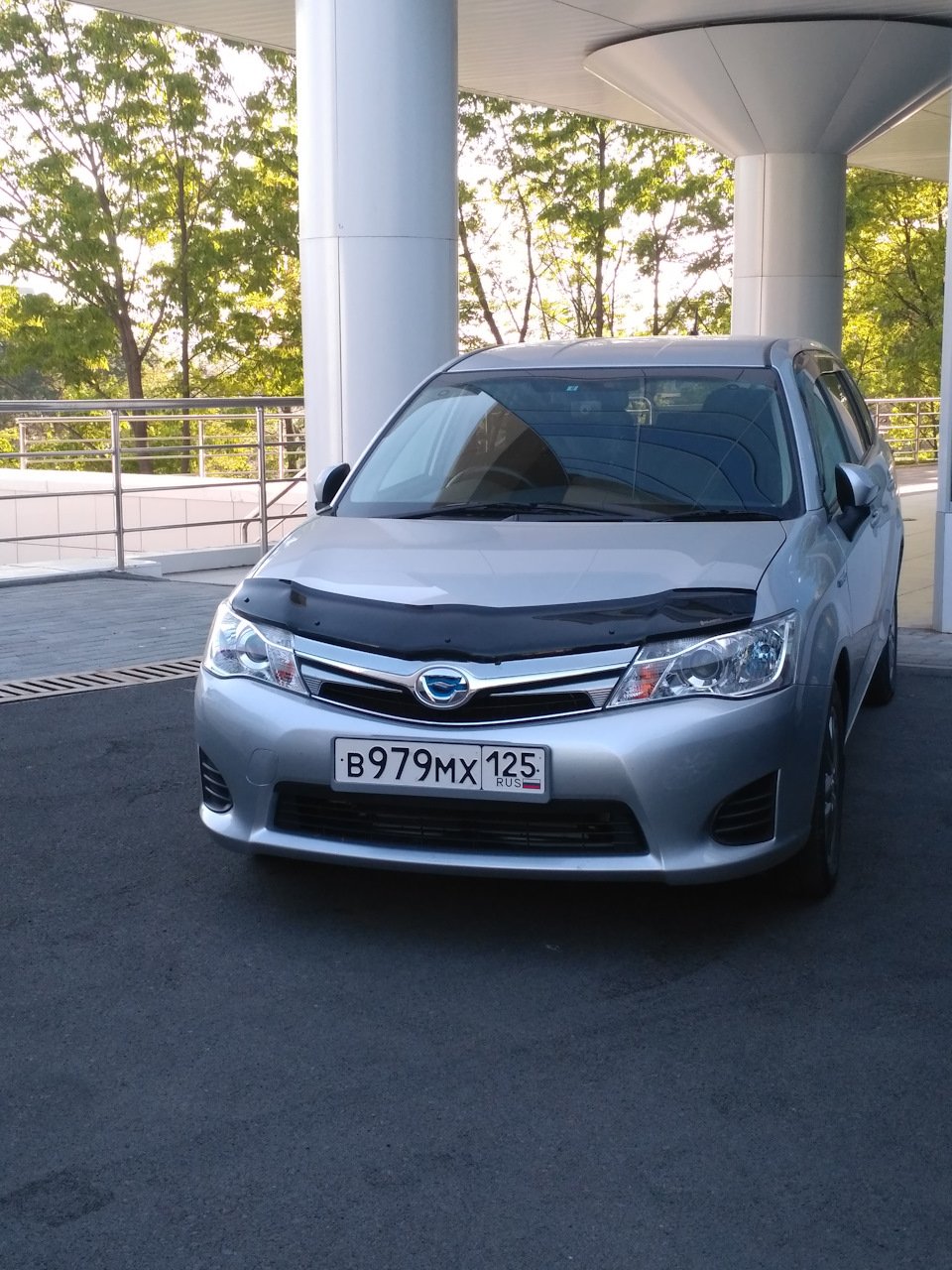 Toyota Corolla Fielder 2014 гибрид