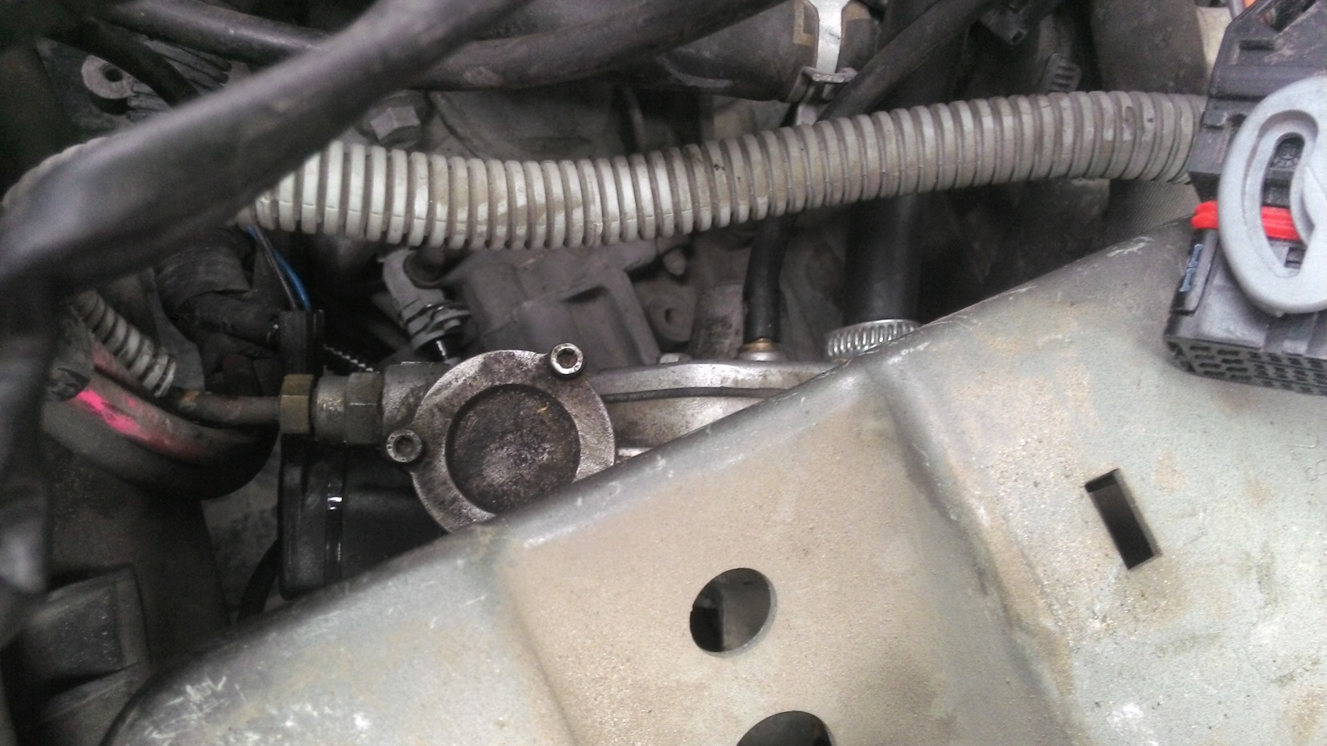 Замена фильтра в редукторе ГБО — Renault Megane II, 1,6 л, 2008 года ...