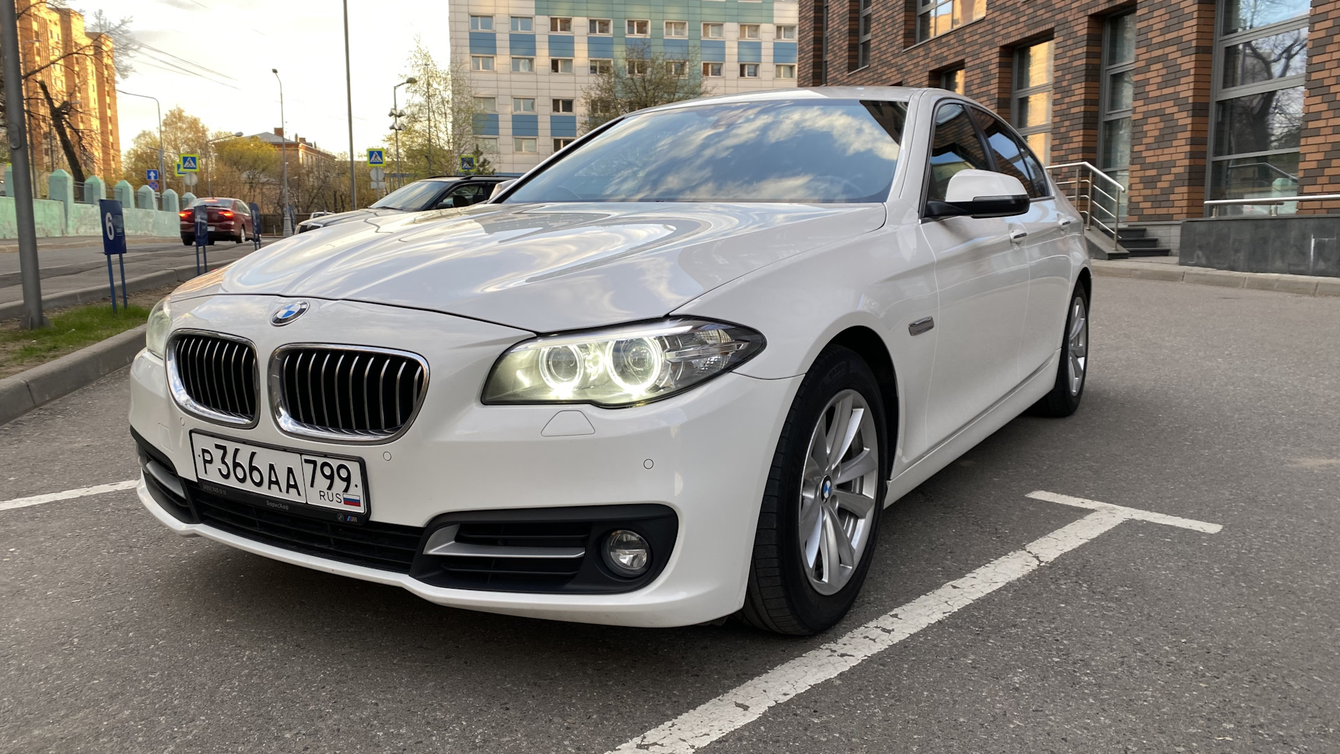 BMW 5 series (F10) 2.0 бензиновый 2014 | 2.0 бензин 184 л.с на DRIVE2