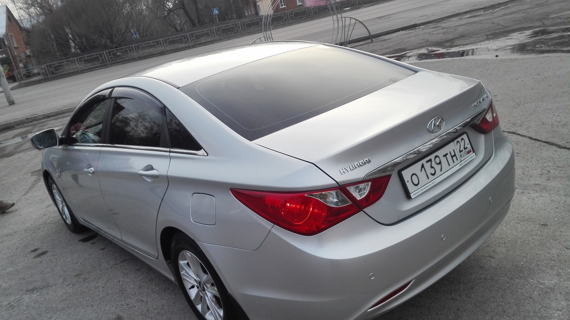 Hyundai Sonata VI (YF) 2.0 бензиновый 2011 | 2.0 AT на DRIVE2