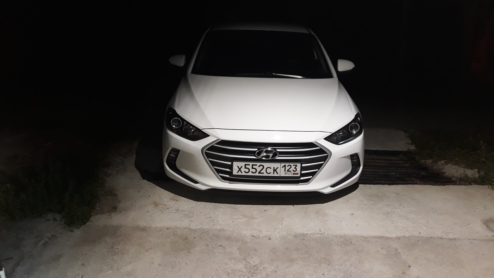 Hyundai elantra drive2