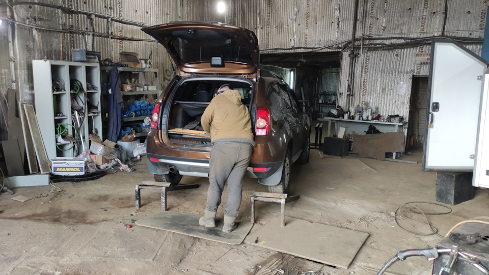 01. Установка фаркопа Трейлер 9041 — Renault Duster (1G), 1,5 л, 2012 ...