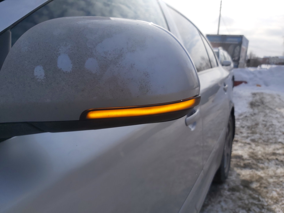 Установка динамических поворотников в зеркала — Skoda Octavia A5 Mk2, 1 ...