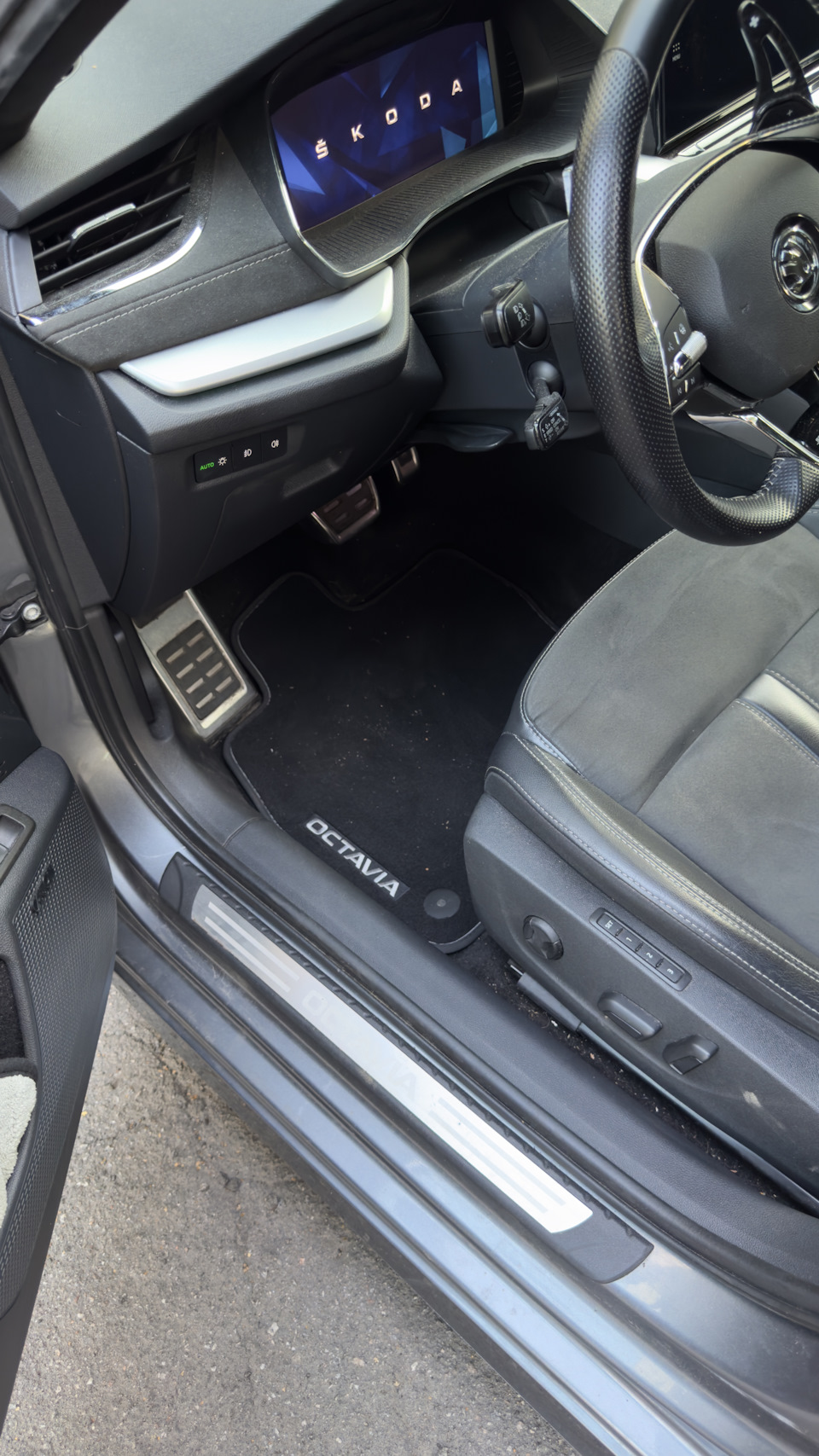 Оригинальные текстильные коврики в салон. — Skoda Octavia A8 Mk4, 1,4 л ...