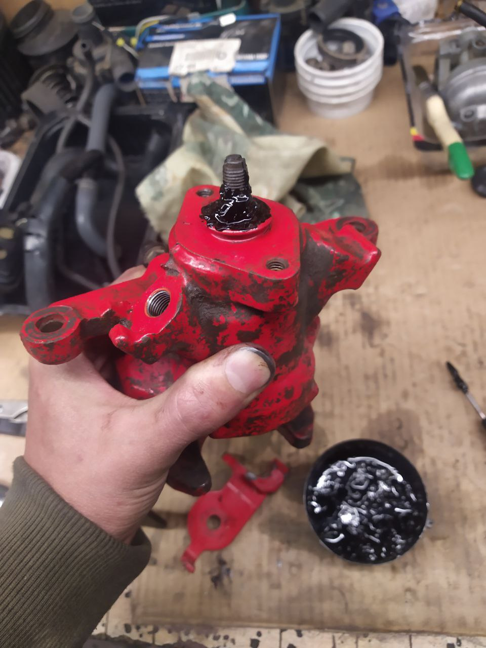 Борьба с клином ручника на задних суппортах Митсубиси Аутлендер \\ ASX ...