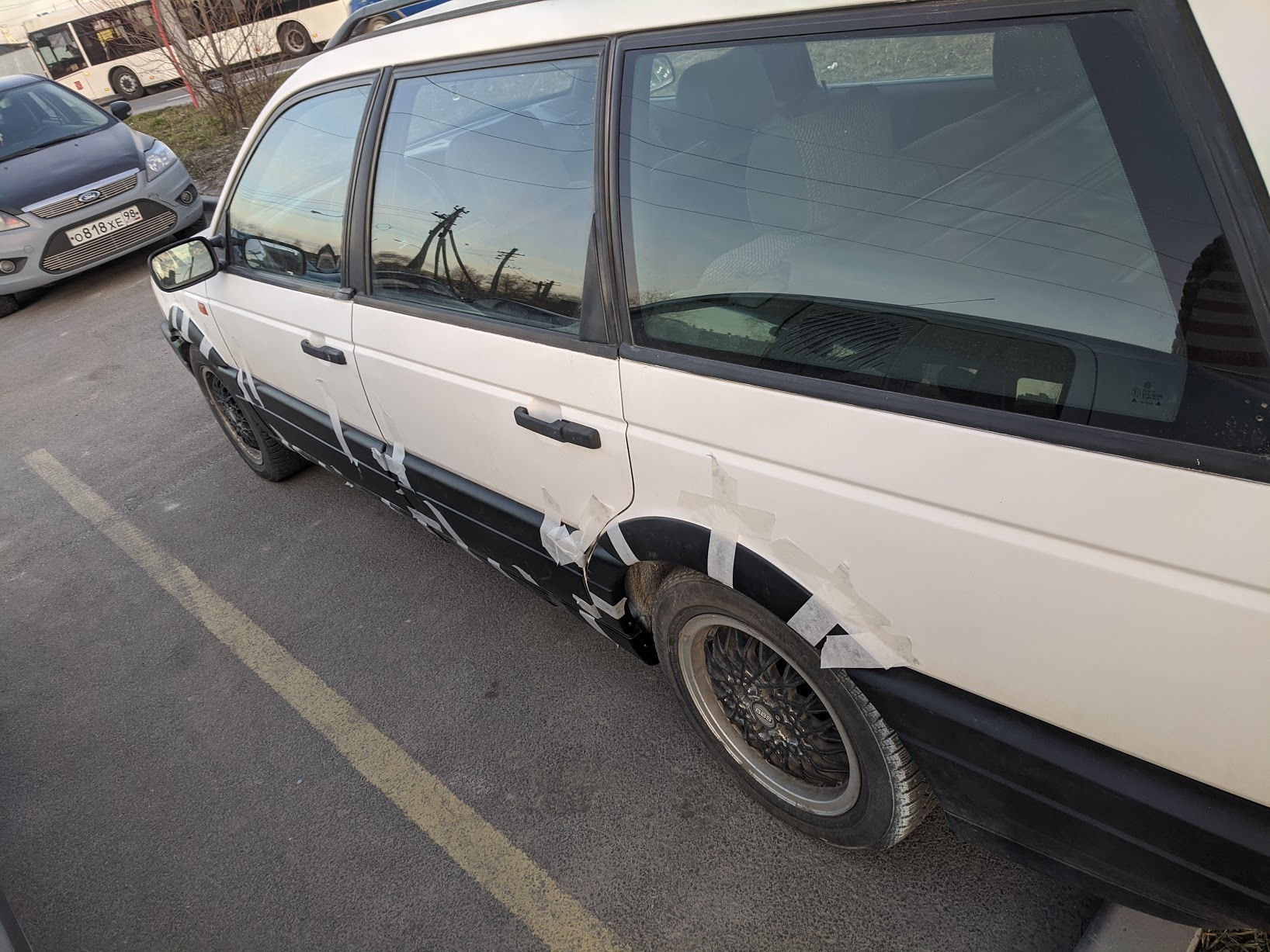 Широкая листва и длинные рейлинги — Volkswagen Passat B3, 2 л, 1993 ...