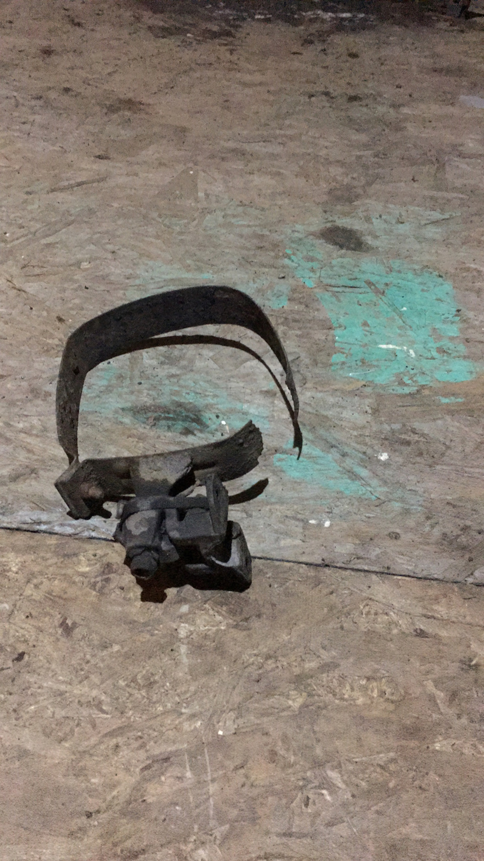 Хомут глушителя Пежо 307 — Peugeot 307, 1,6 л, 2007 года | своими ...