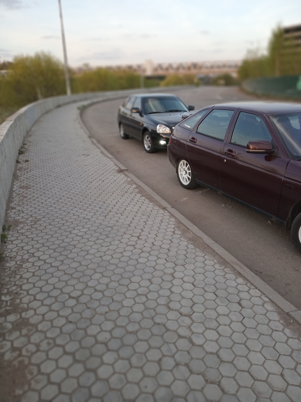 Приора vs 2112 — Lada Приора хэтчбек, 1,6 л, 2010 года | покатушки | DRIVE2