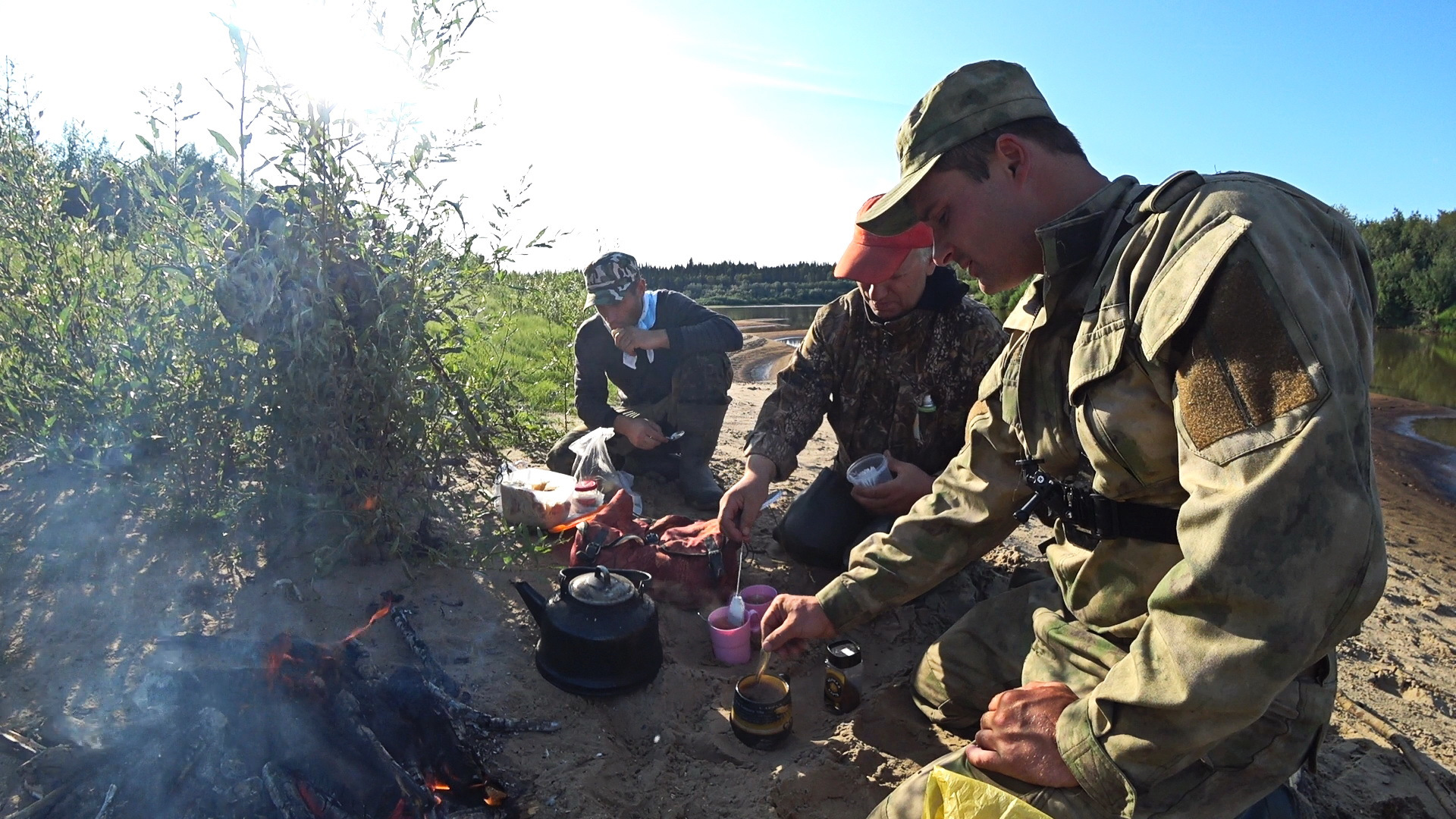 Рыбалка на севере видео. Охота и рыбалка в тайге Коми. Рыбалка на севере Коми. Коми рыбалка Тайга. Удачная рыбалка в тайге.