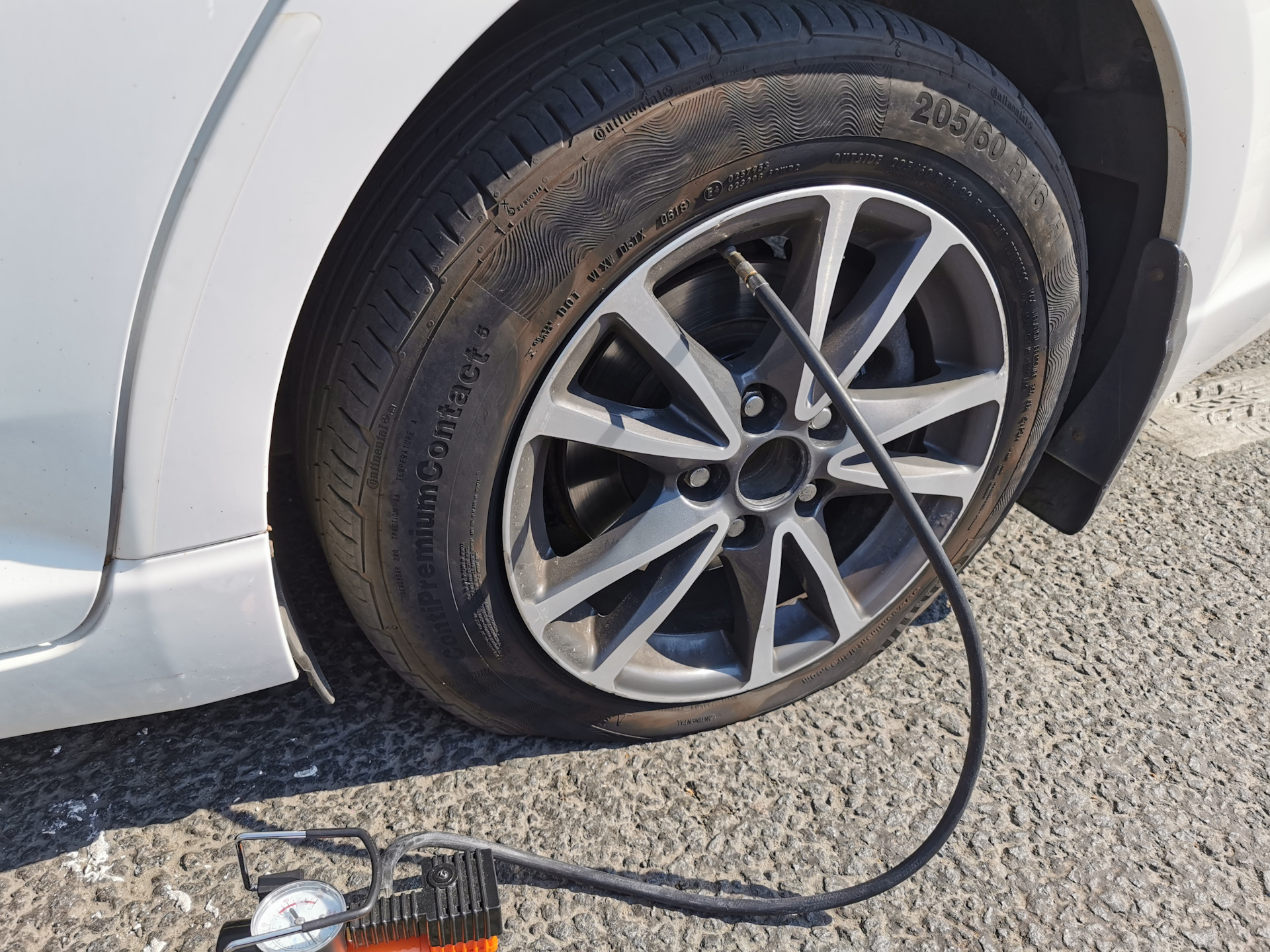 Хорошо иметь с собой ремкомплект колес — Toyota Avensis III, 1,8 л ...