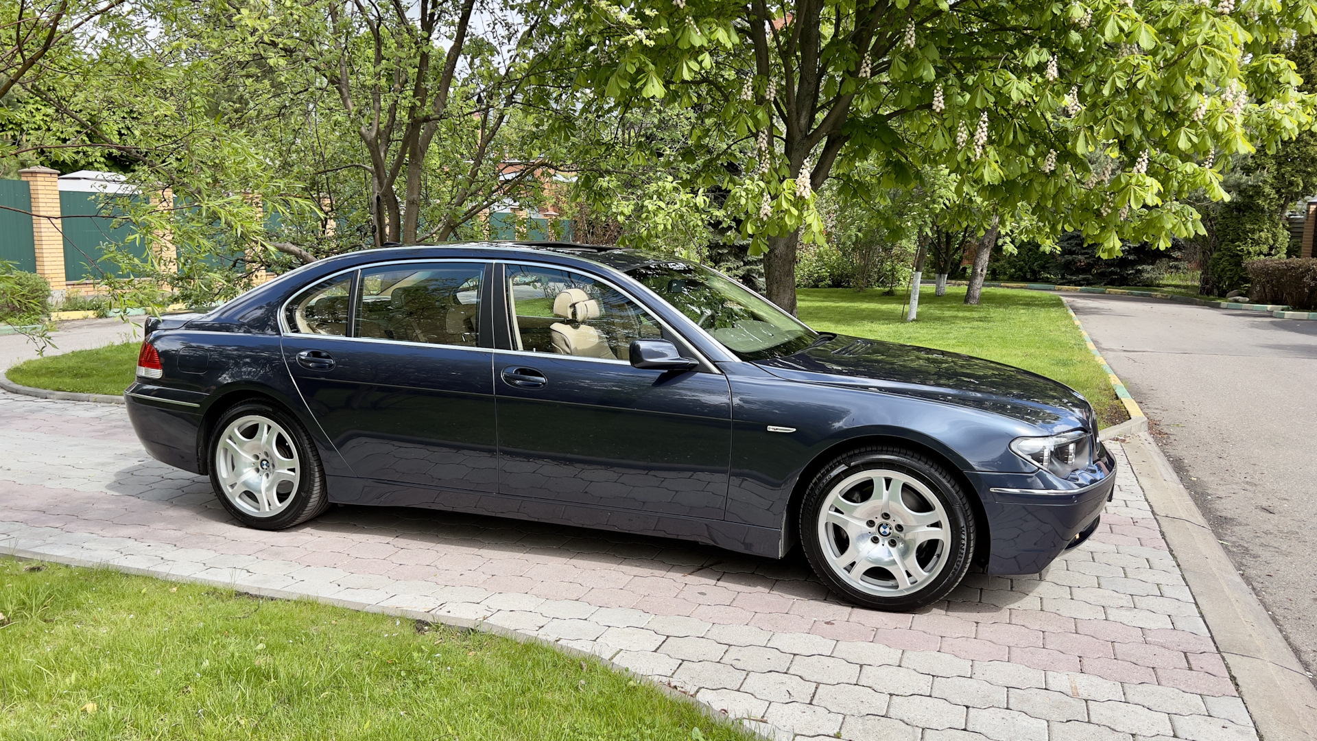 BMW 7 series (E65/E66) 4.4 бензиновый 2002 | TOLEDOBLAU METALLIC 482 на  DRIVE2