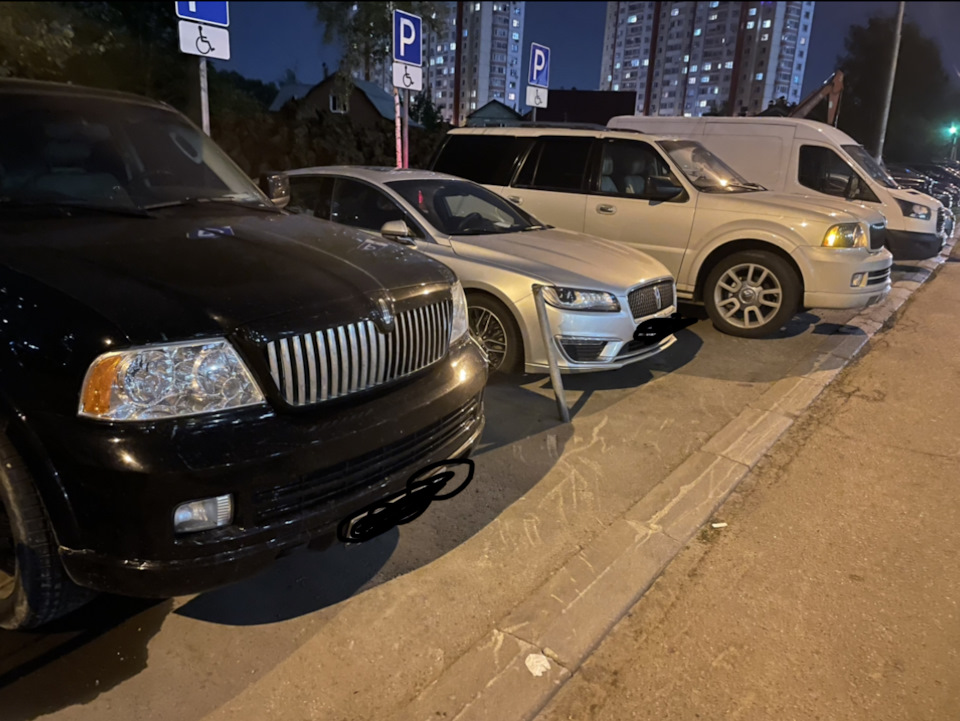 Объем Линкольнов на квадратный метр зашкаливает. — Lincoln Navigator (2G)