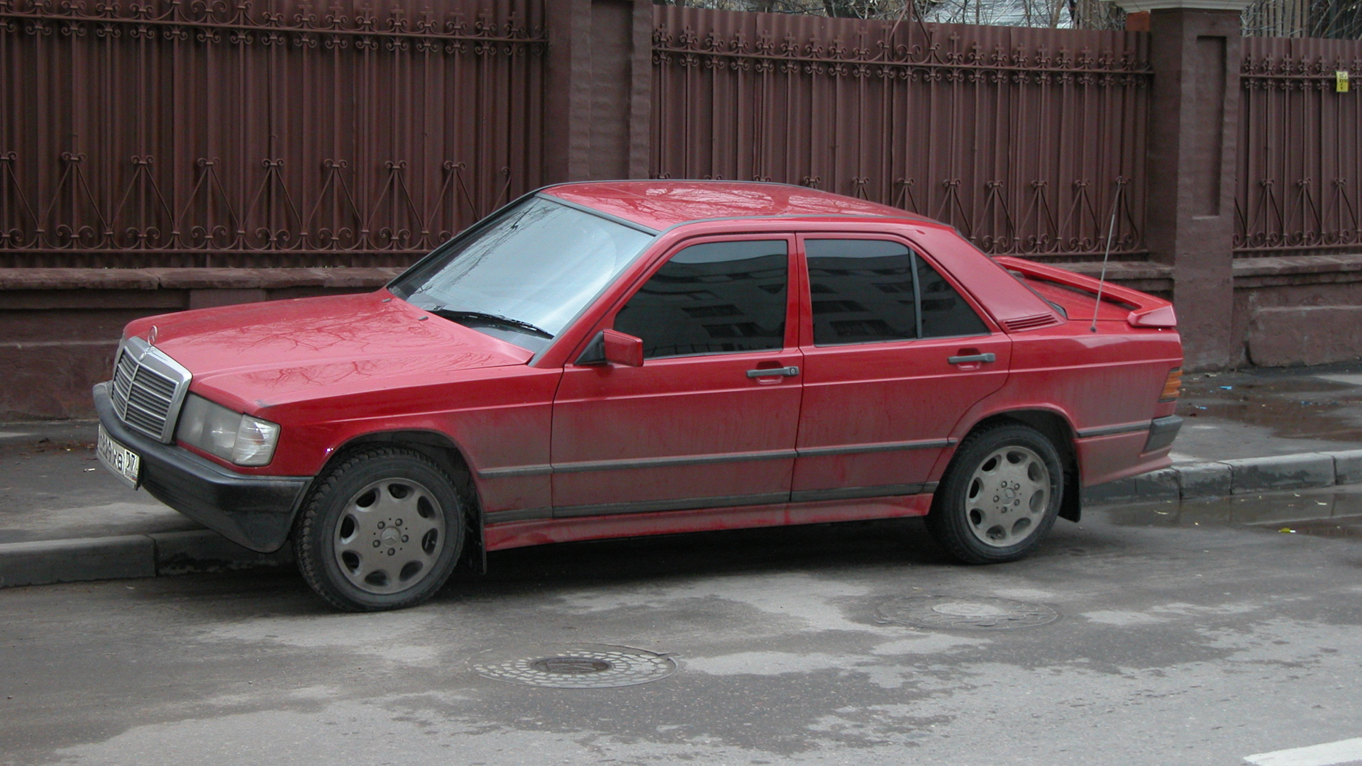 Mercedes-Benz 190 (W201) 2.0 бензиновый 1985 | Красный 190-к, 2-й на DRIVE2