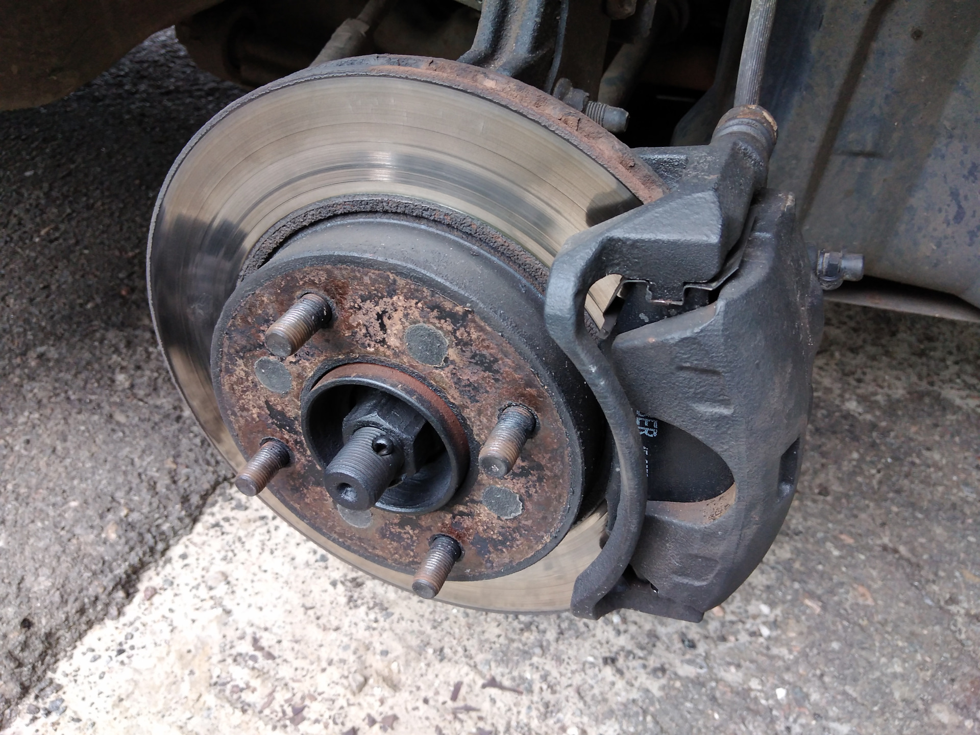 Замена колодок nissan almera. Замена колодок nissan almera