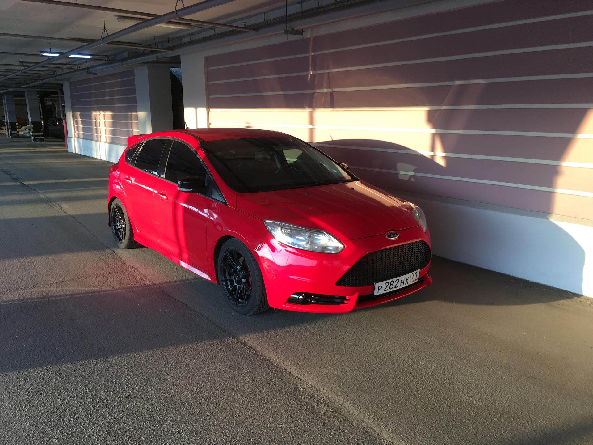 Форд драйв 2. Красный Ford Focus 3 St. Ford Focus 3 хэтчбек драйв 2. Ford Focus 3 хэтчбек St Red. Форд фокус 3 2014 красный.