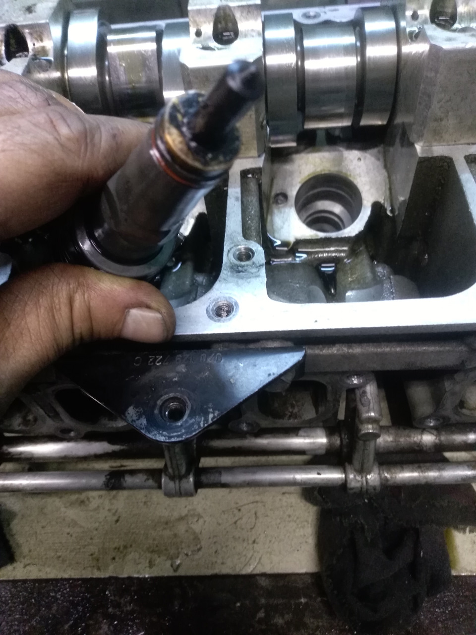 Пробой газов из под насос-форсунок. — Volkswagen Touareg (1G), 2,5 л ...