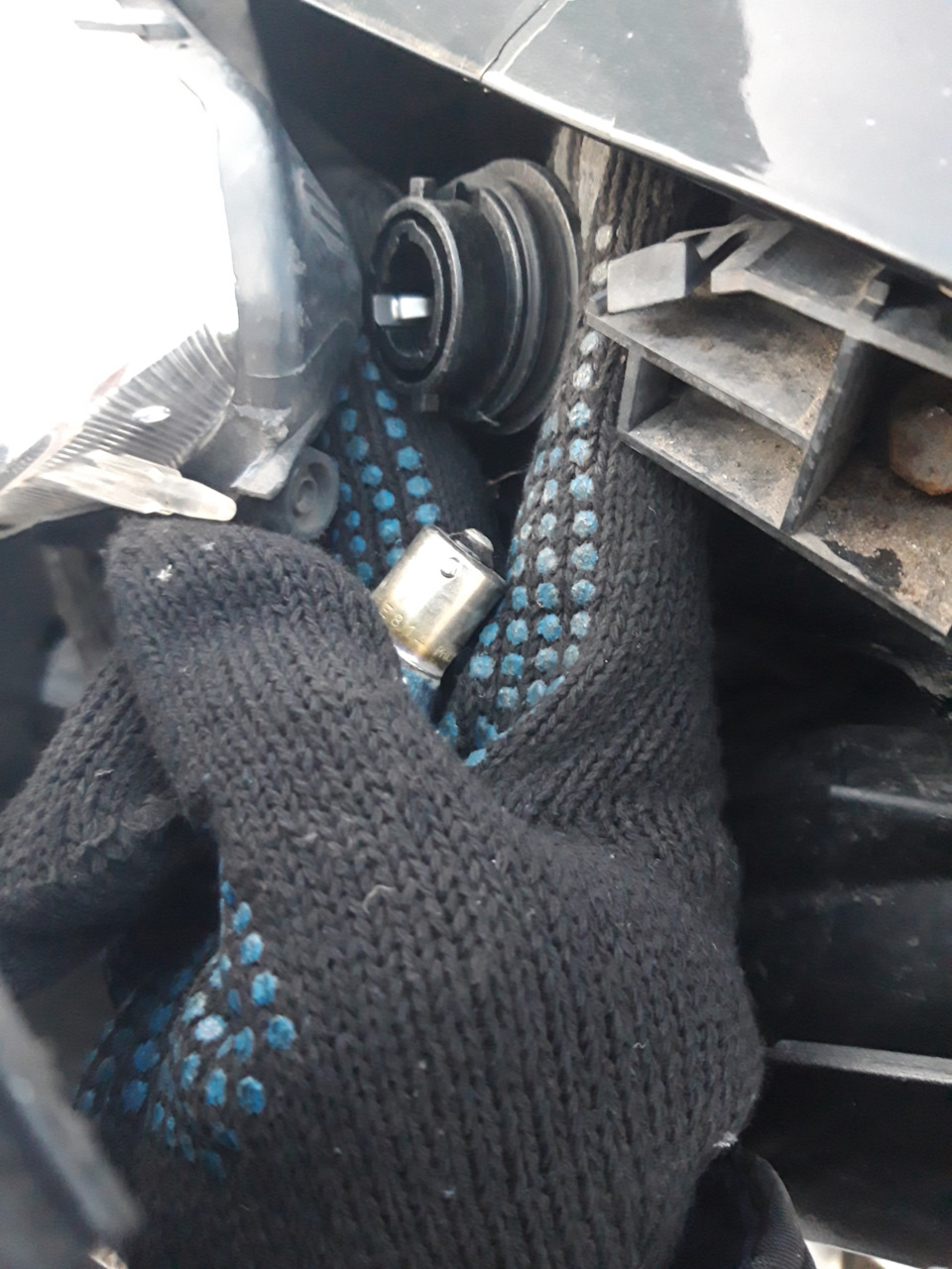 Ближнего света на хонда цивик 4д 2008. Лампы honda cr-v 3. Замена лампы ближнего света хонда цивик. Замена лампочки ближнего света хонда аккорд 8. Лампы honda cr-v 3.