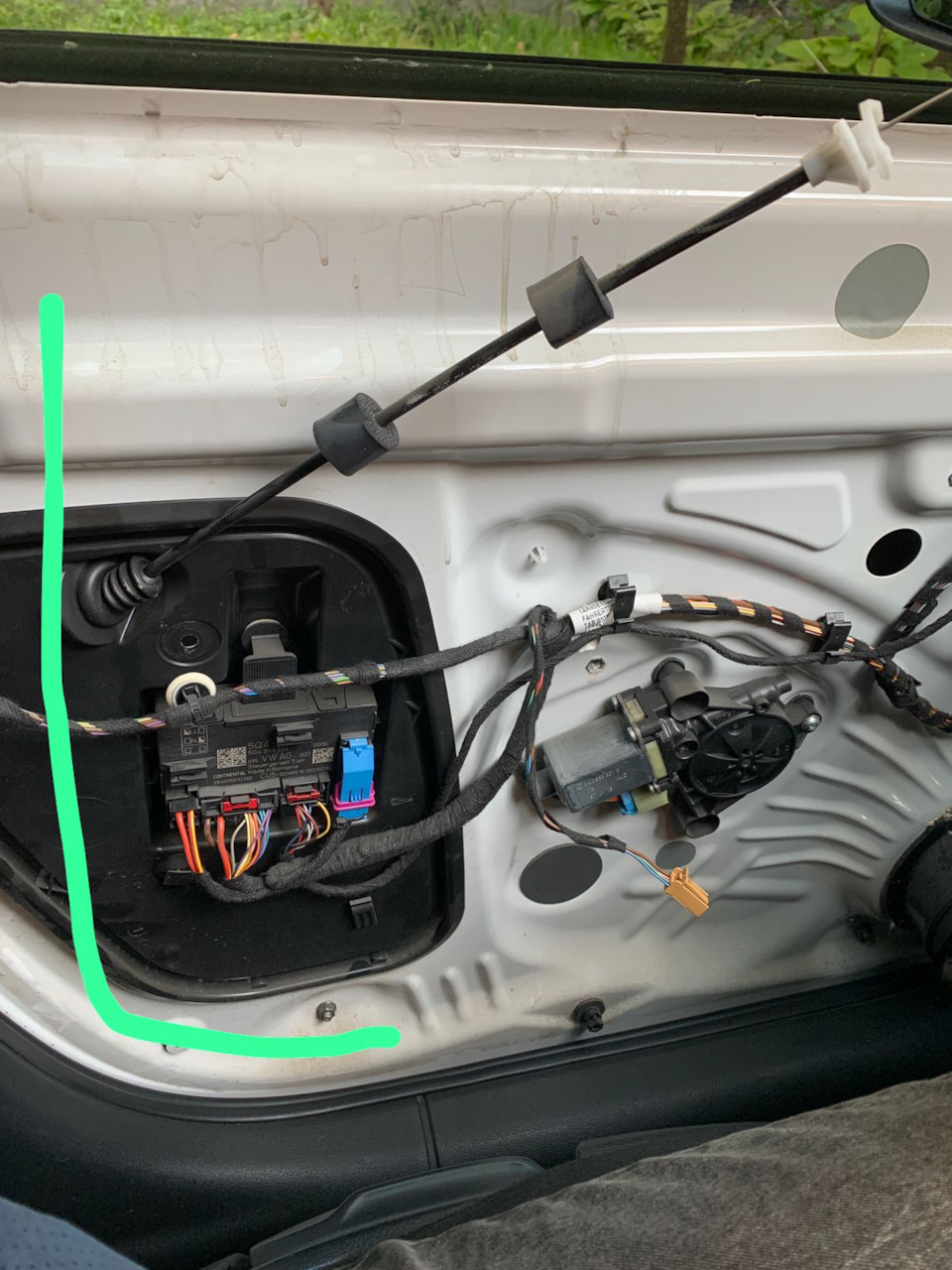 Порвался тросик стеклоподъемника Октавия а7 — DRIVE2