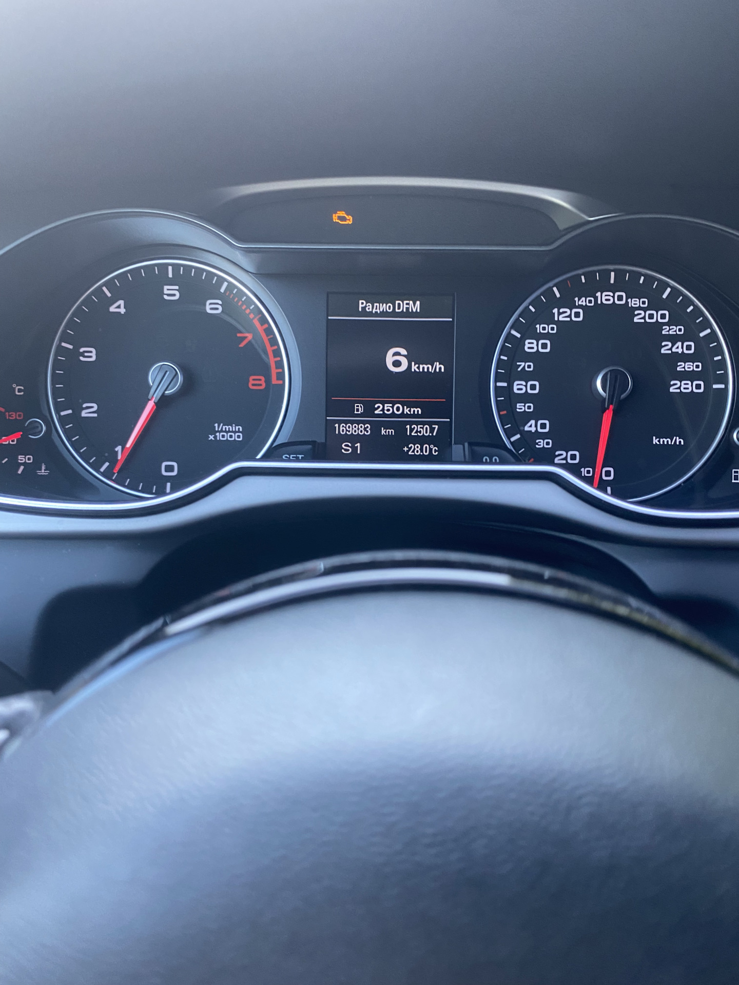 Замена датчика положения впускных каналов. — Audi A4 (B8), 2 л, 2014 ...