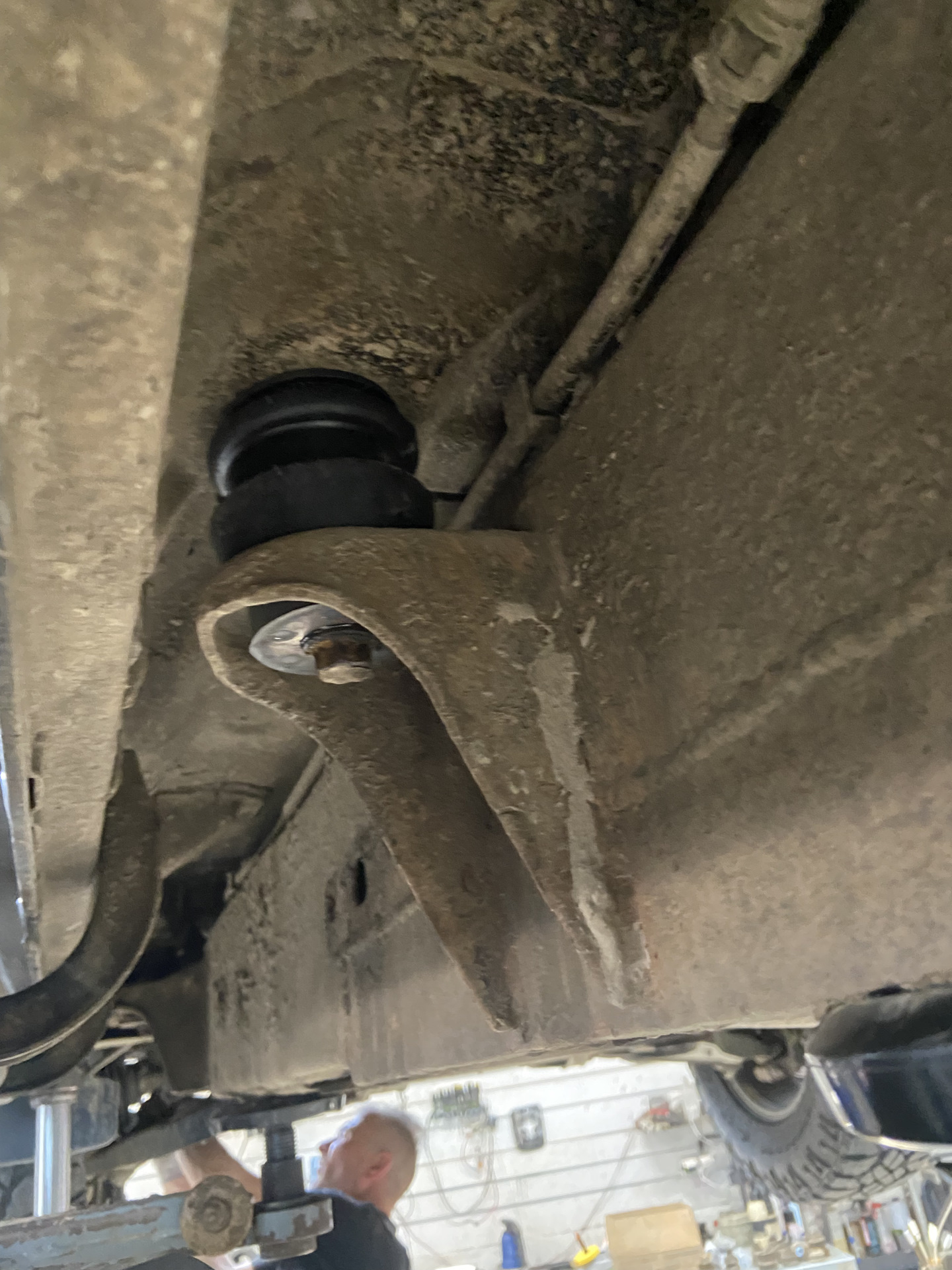 Замена опор кузова — Nissan Pathfinder (3G), 2,5 л, 2006 года | визит ...