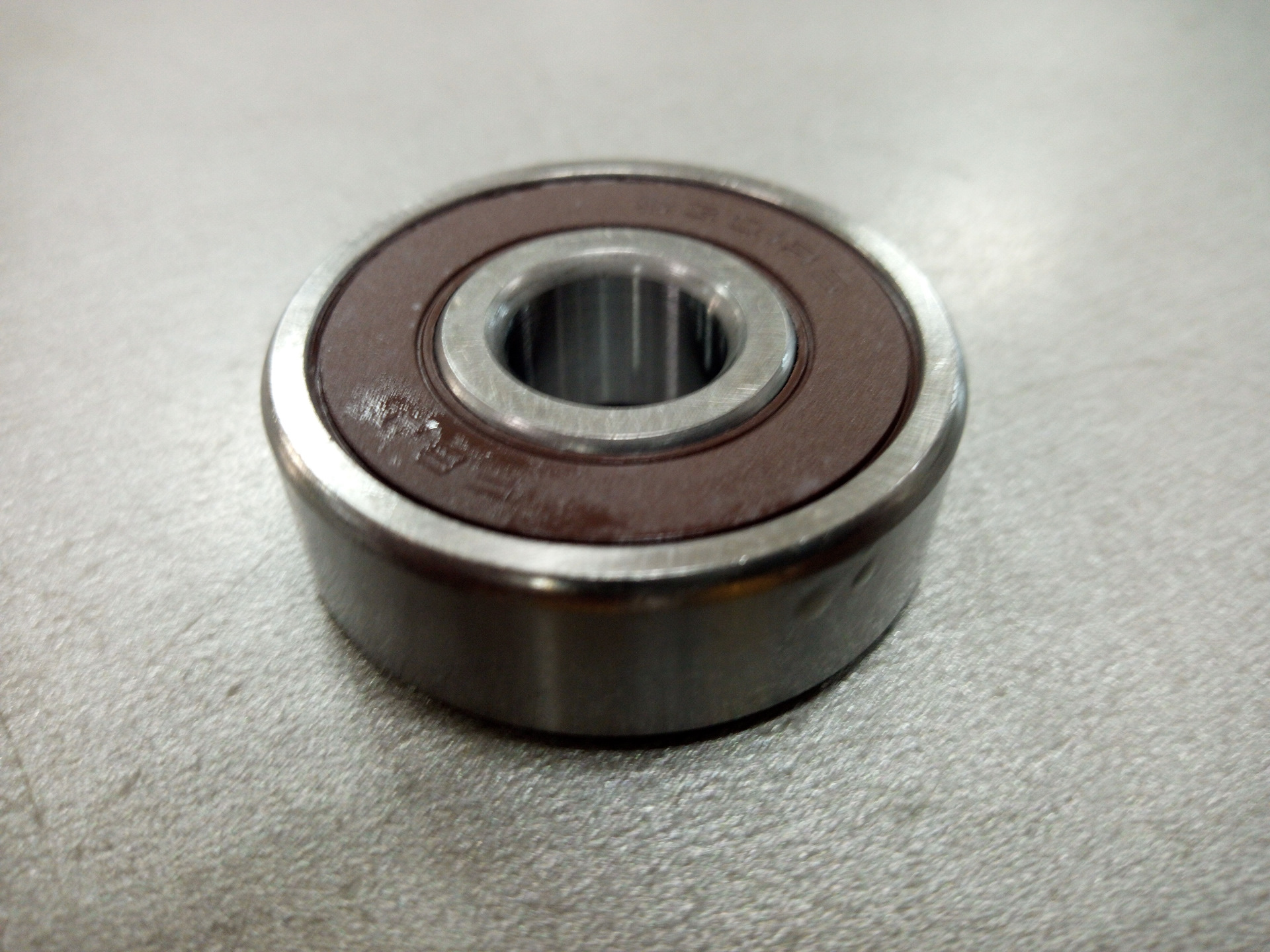 Подшипник ролика натяжителя генератора. Ролик натяжителя ремня рено лагуна 2. Ролик ремня генератора 3sge. Подшипник ролика натяжителя генератора. Подшипник ролика натяжителя генератора.