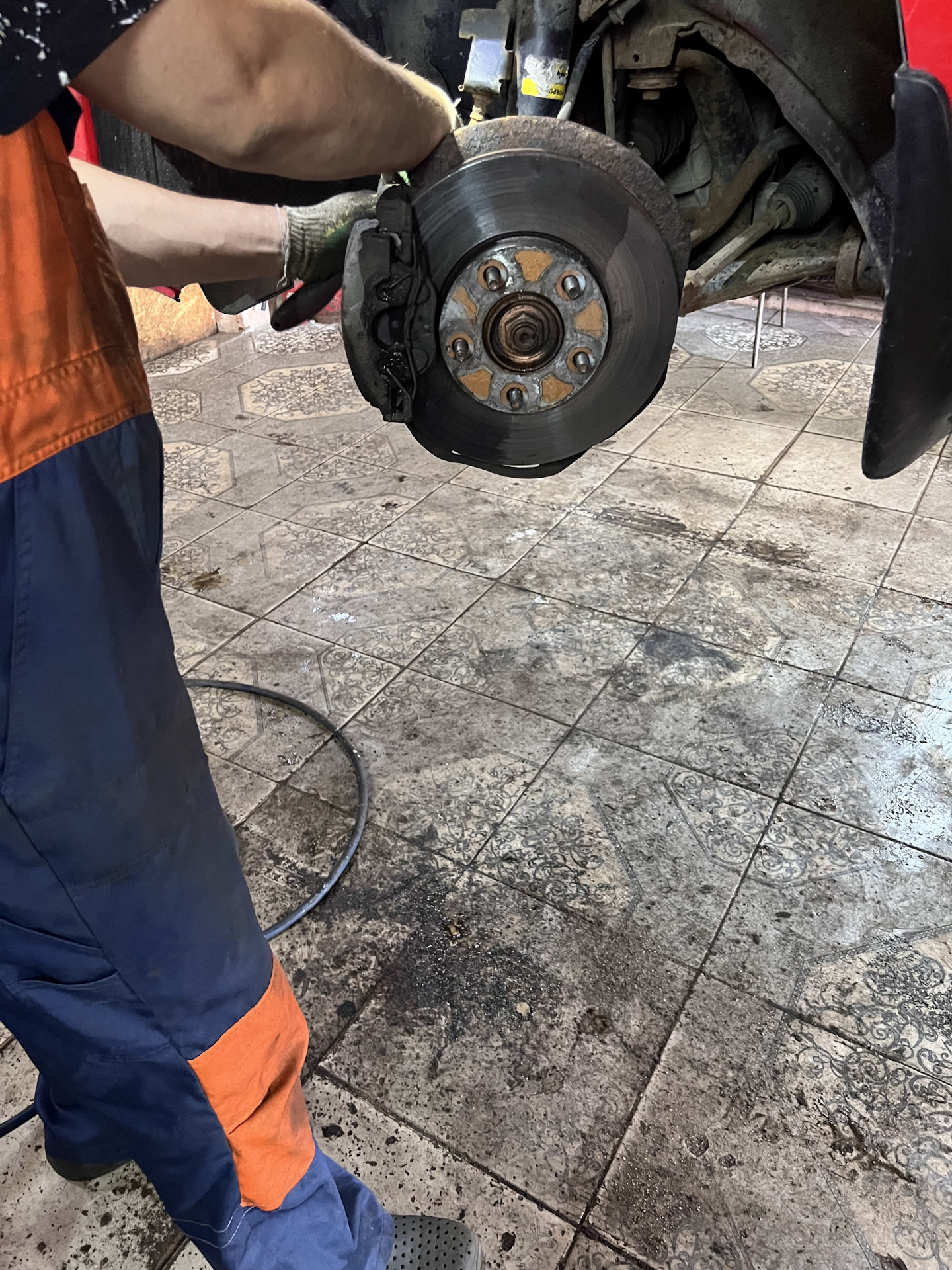 Вибрация педали тормоза — Mazda 3 (1G) BK, 1,6 л, 2008 года | другое ...