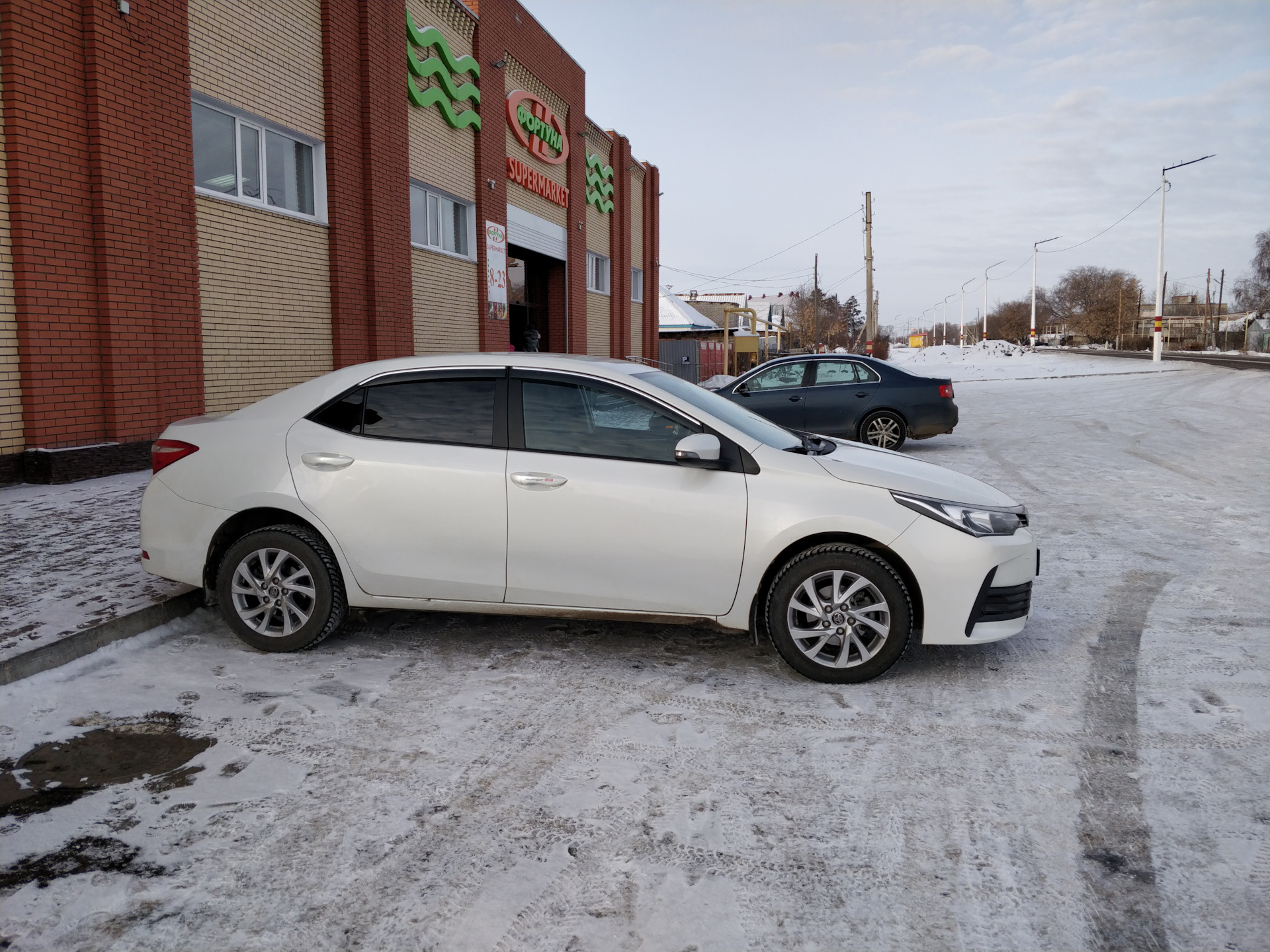 Тойота Королла 160 чёрная r18. Toyota в городе Муром. Тойота в городе Бельцы. Фото Тойота Карола 2 аварият Новокузнецк калсавой номер машина 142.