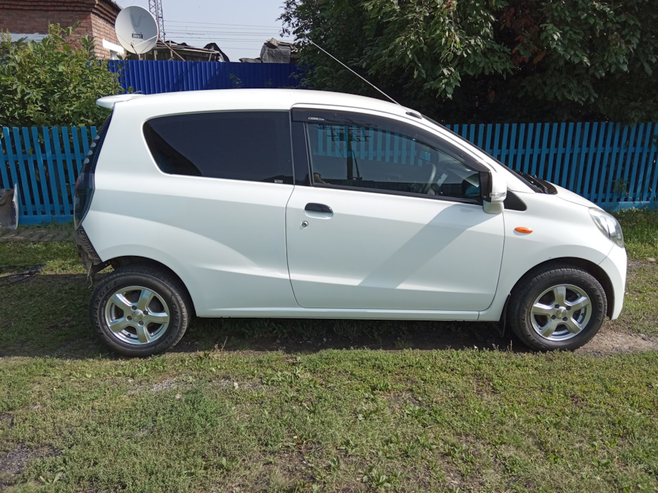 Внешне в принципе мало, что изменилось, но мы то знаем, что главное не это!) Бампер задний отсутствует, об этом в следующей записи. Криминального ничего, очередной тюнинХ. — Daihatsu Mira (L275/L285)