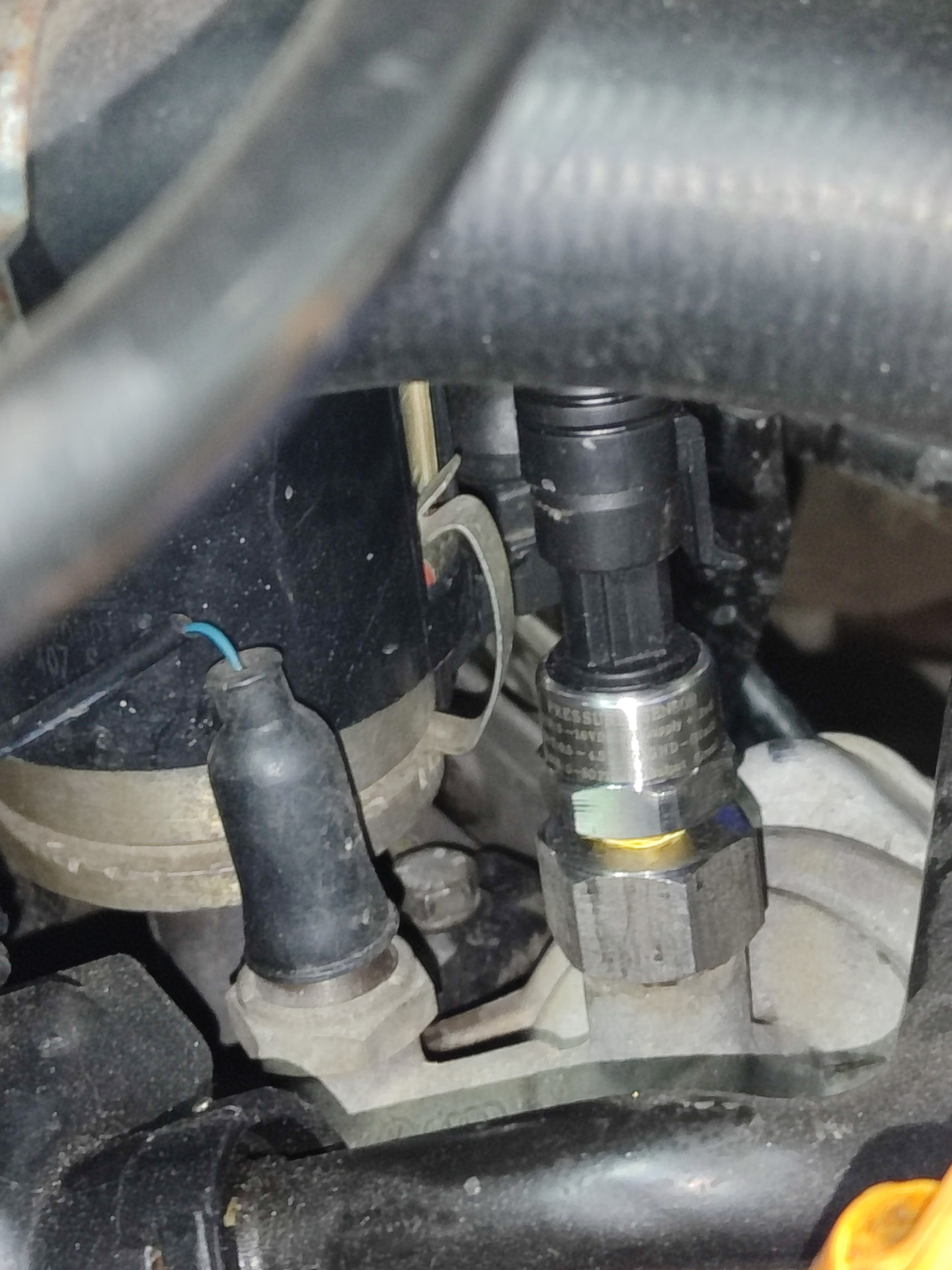 Монтаж датчиков температуры и давления масла — Audi 80 (B4), 2 л, 1993 ...