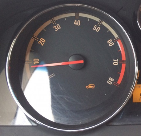 индикатор аккумулятора автомобиля на приборной панели. лада калина 1 значок иммобилайзера. иммобилайзер значок на приборной панели. значок гаечного ключа на приборной панели. желтая машинка с ключиком.