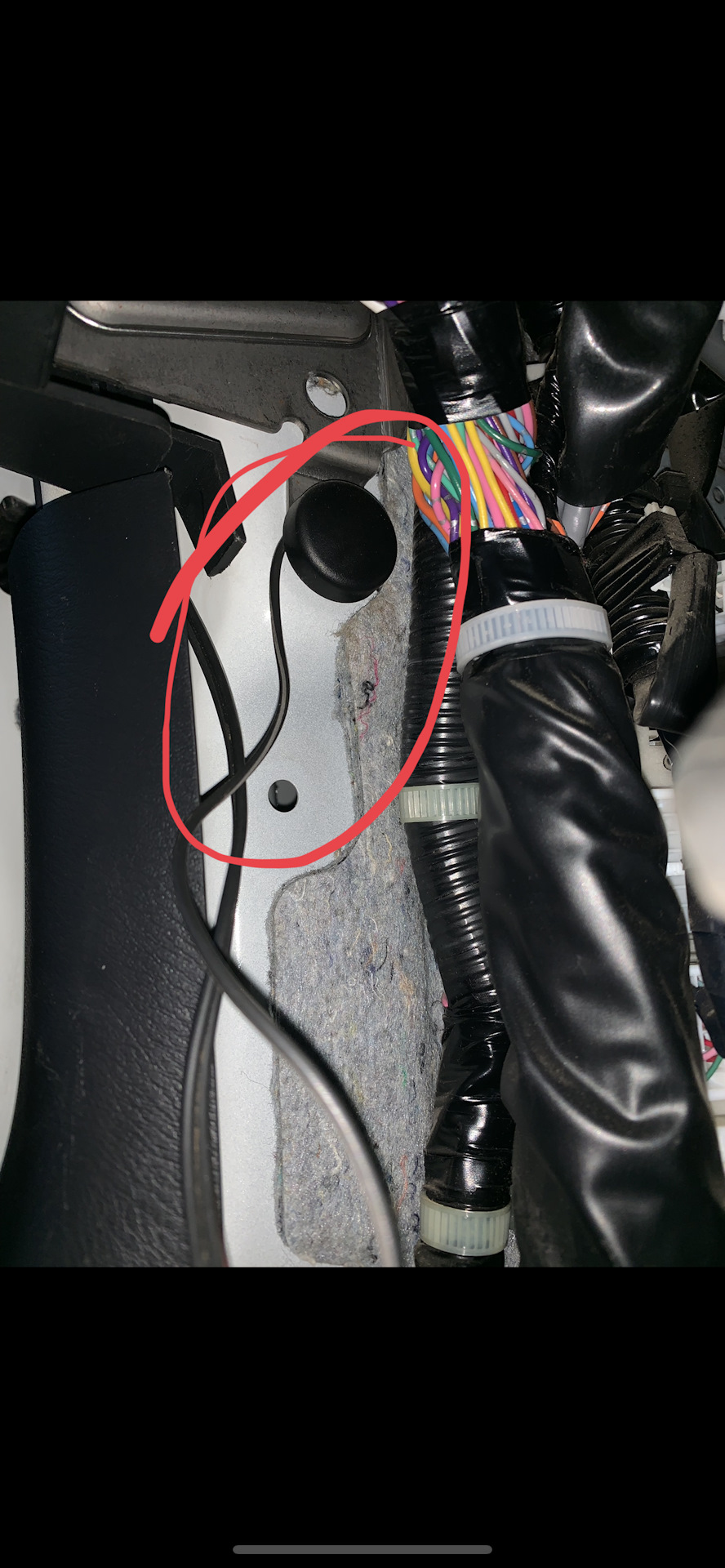 Электропривод сидения заднего пассажира — Infiniti M (3G), 3,7 л, 2010 ...