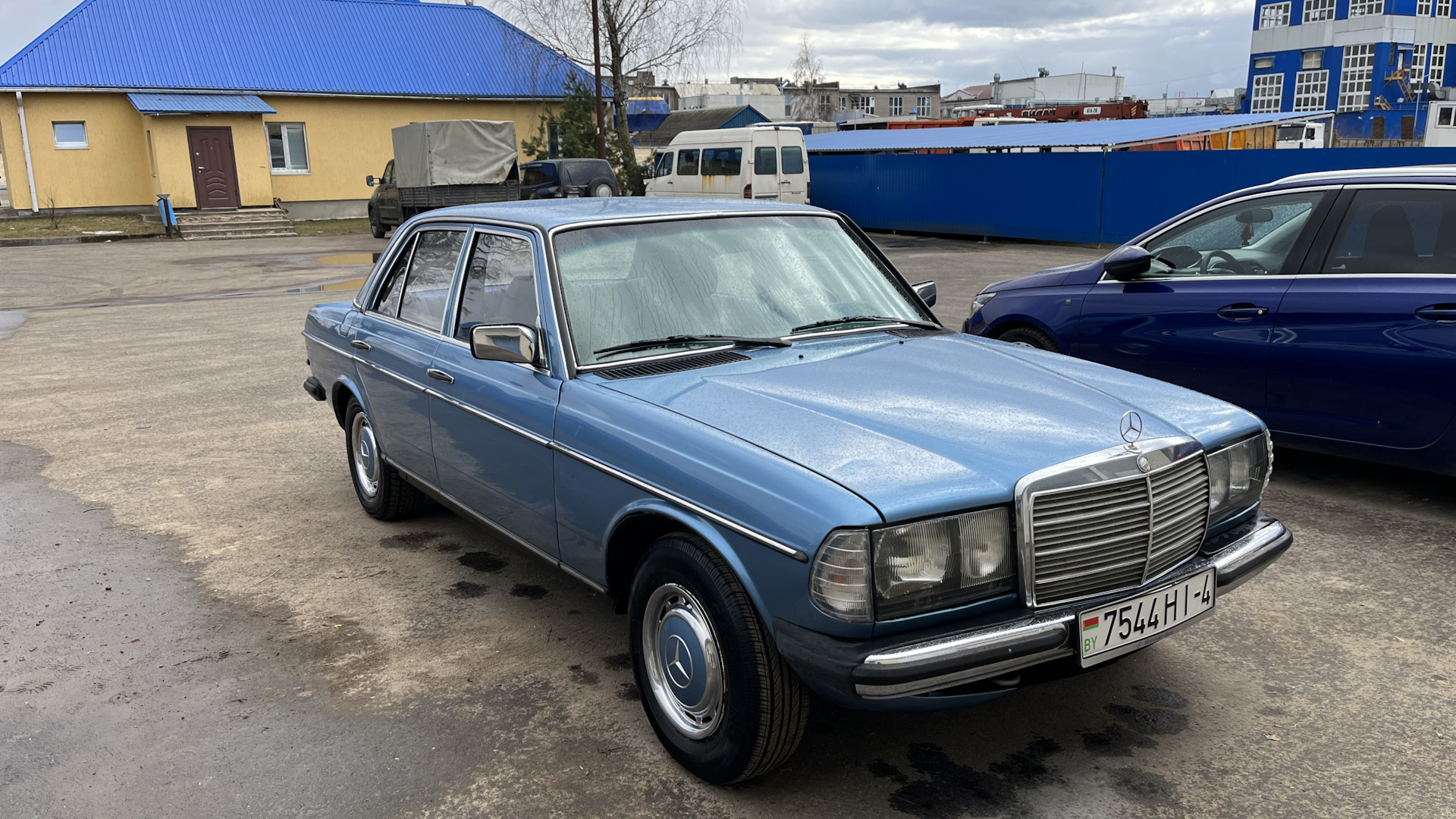 Mercedes-Benz W123 2.0 дизельный 1982 | Голубой металлик на DRIVE2