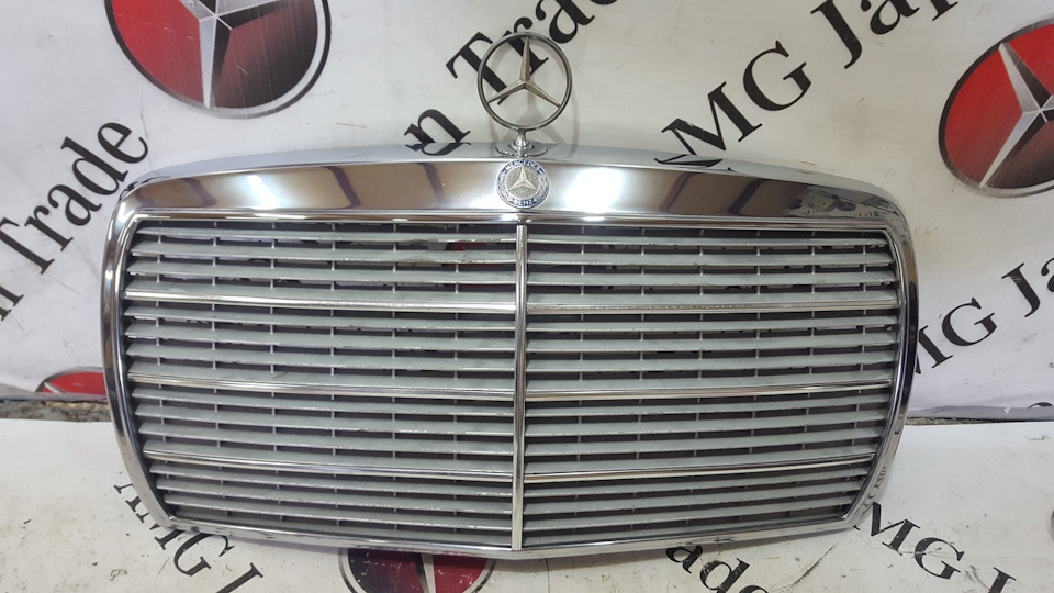 Решетка капота на Mercedes-Benz W123 — AMG Japan Trade на DRIVE2
