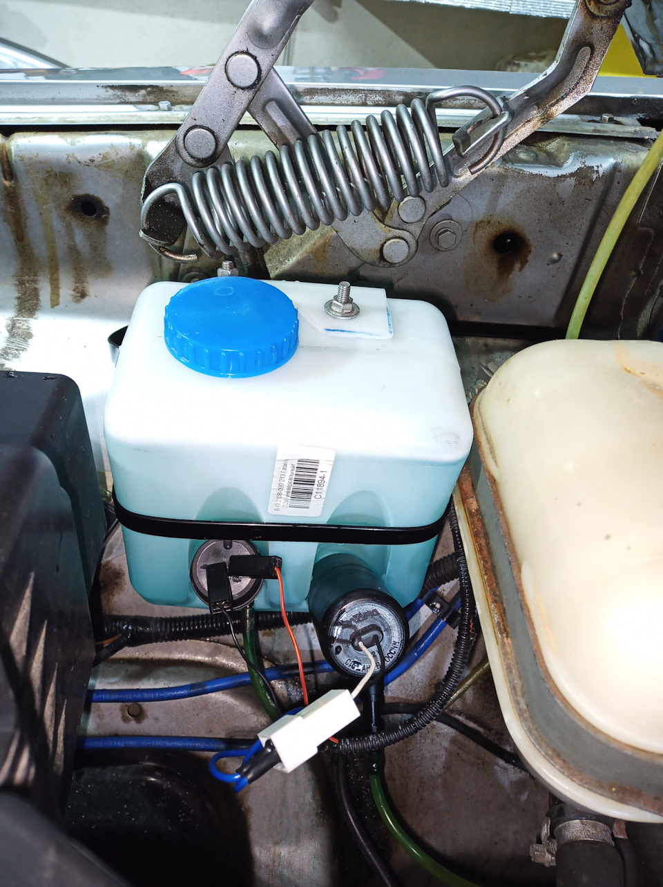 Большой моторчик омывателя от 3102 — ГАЗ 31105, 2,4 л, 2008 года ...