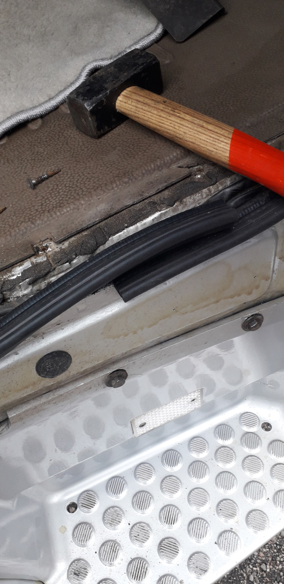 Уплотнитель дверей для моделей Мерседес Бенц от 809 до 1524 — Мерседес ...