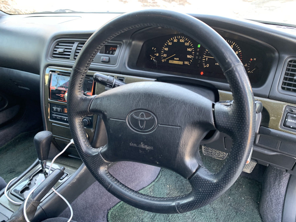 Руль с перфорацией — Toyota Mark II (100), 2,5 л, 1997 года | тюнинг ...