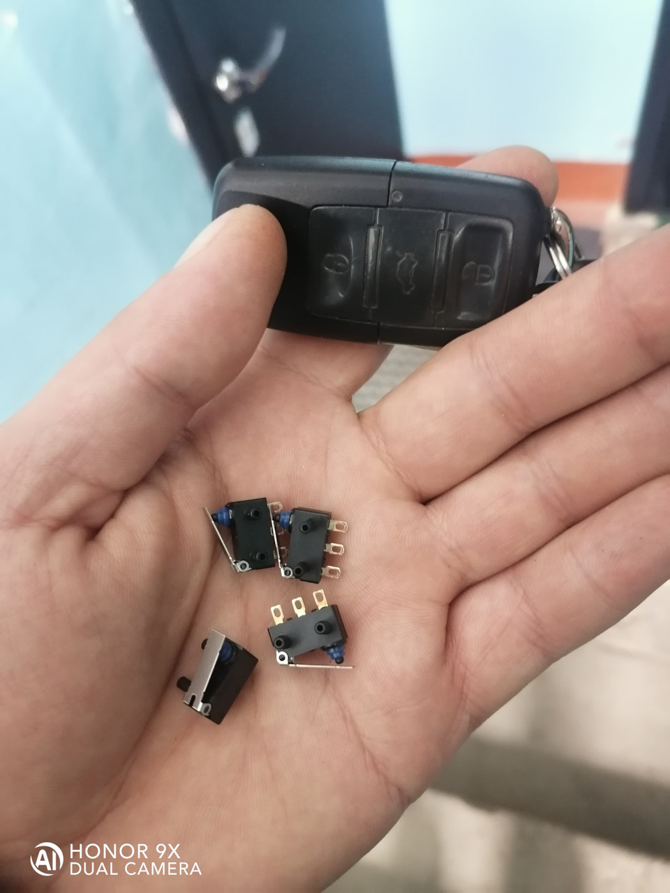 Микрики OMRON — Volkswagen Jetta IV, 1,8 л, 2004 года | аксессуары | DRIVE2