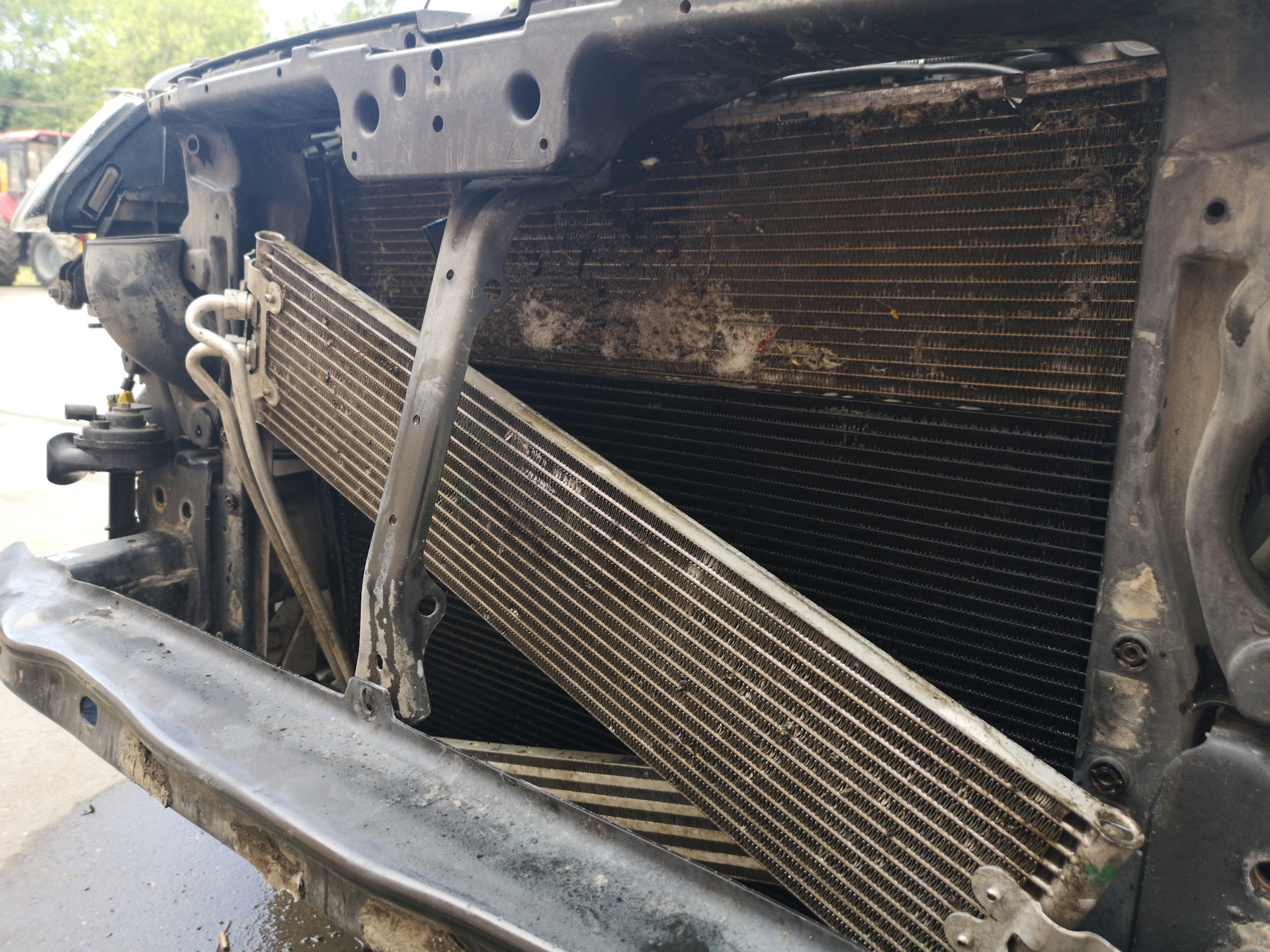 § 123. Промывка снаружи радиаторов — Volkswagen Touareg (1G), 3,2 л ...