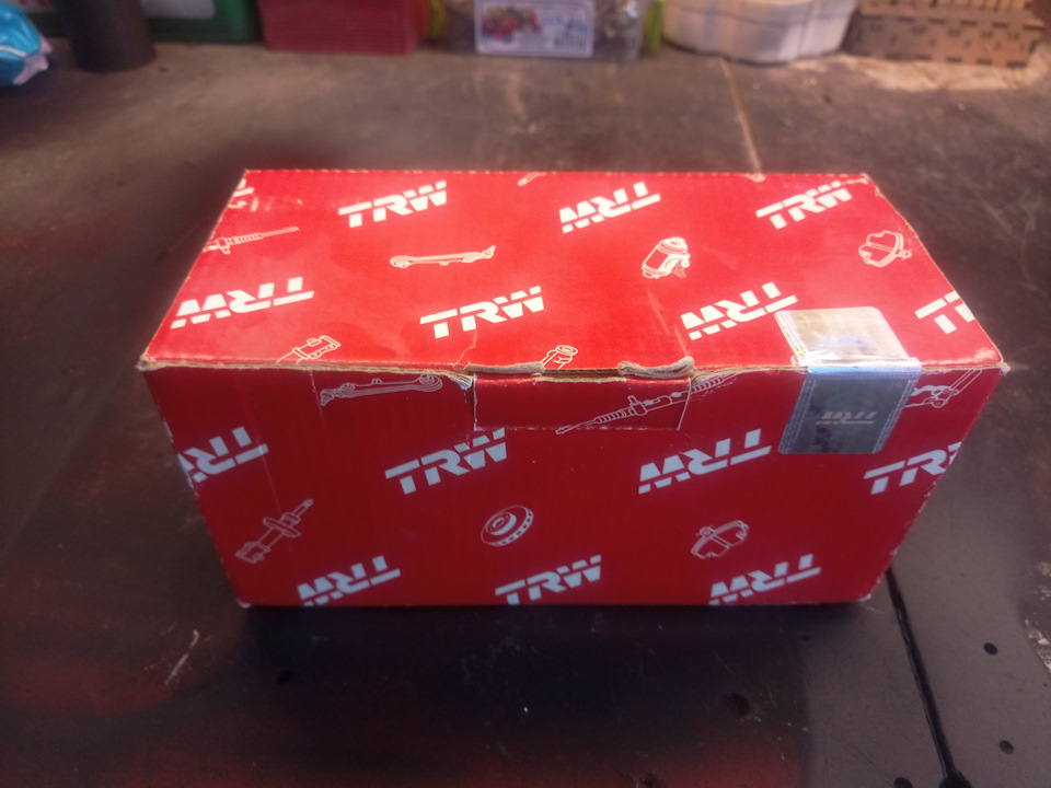 Колодки TRW. Пыльник рейки. — Mazda 626 III (GD), 1,8 л, 1988 года ...