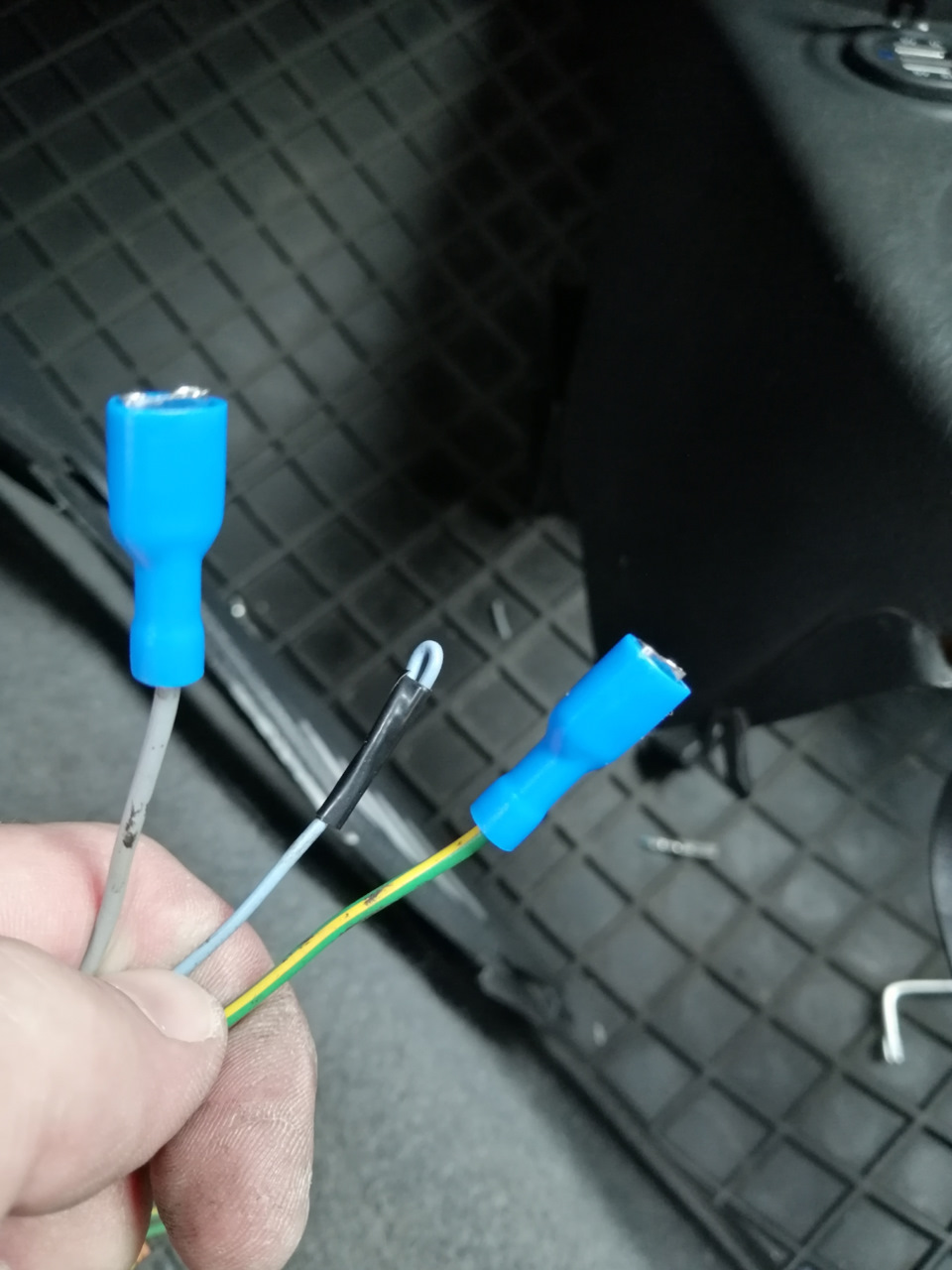 Usb зарядка вместо прикуривателя — Peugeot Partner, 1,4 л, 2006 года ...