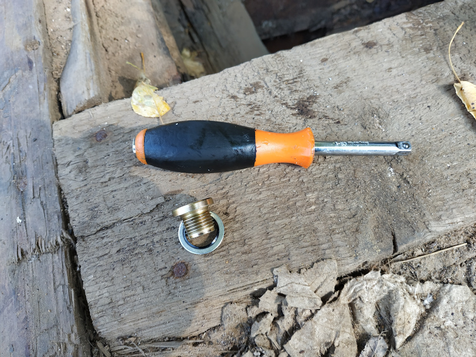 RQAAAgEUmOA 960 Как нарезать резьбу метчиком в поддоне авто