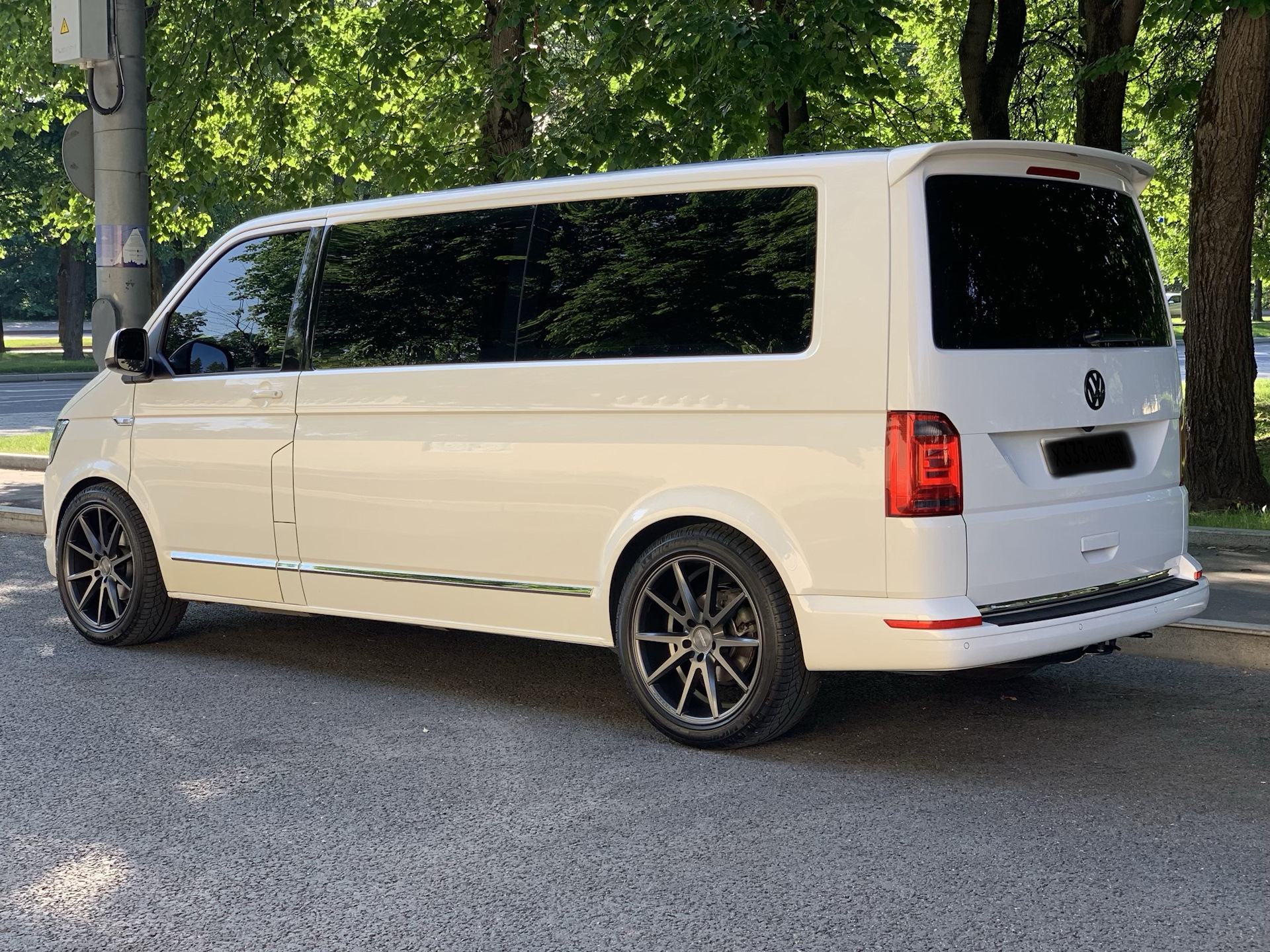 Volkswagen Caravelle t6 тонированный