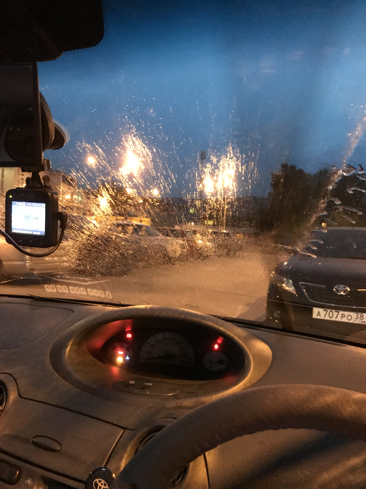 Замена реактивных тяг и тормозных колодок спереди — Chevrolet Niva, 1,7 ...