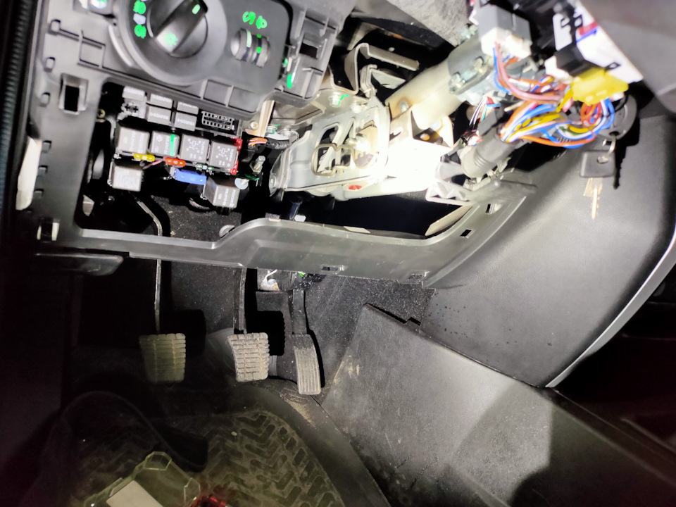 Глохнет при включении дальнего — УАЗ Patriot, 2,7 л, 2020 года ...