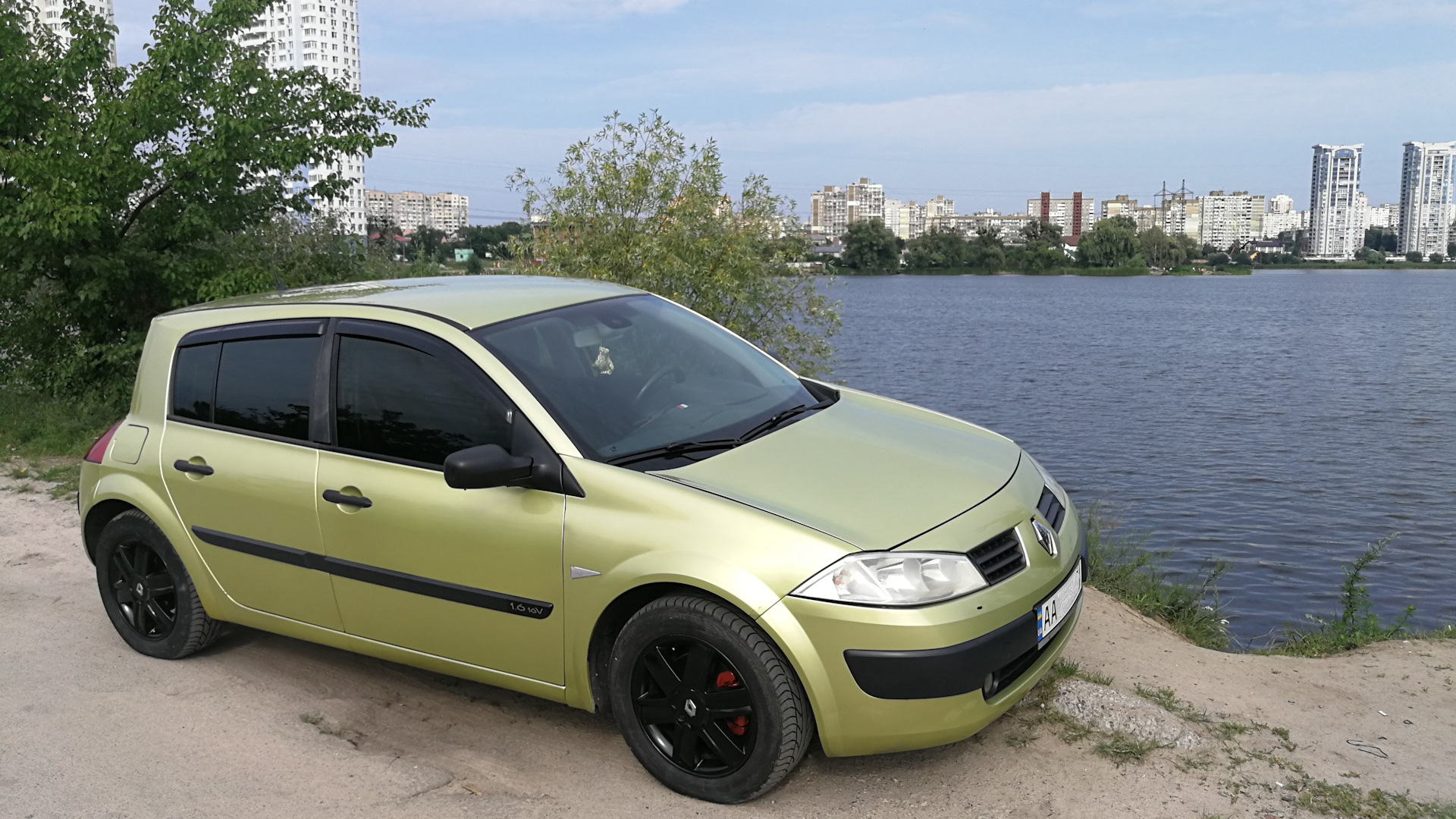 Renault Megane II 1.6 бензиновый 2004 | 1.6 Механика Оливковый на DRIVE2