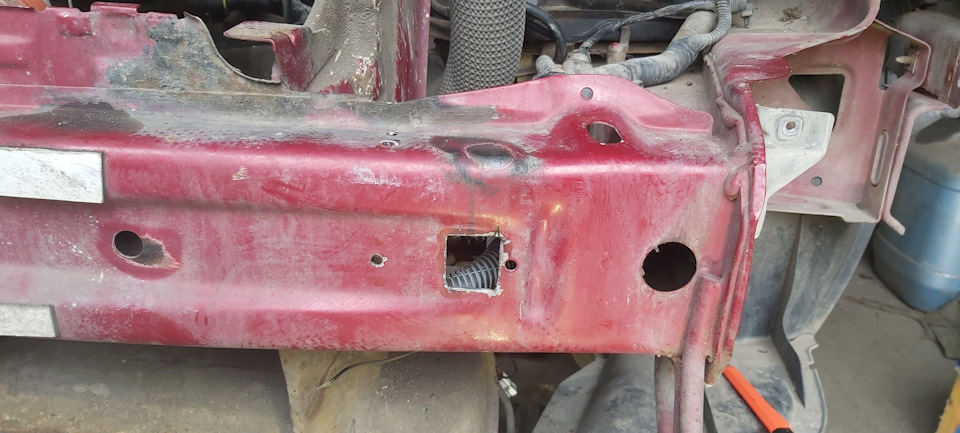 Буксировочный крюк — Lada Приора седан, 1,6 л, 2008 года | другое | DRIVE2