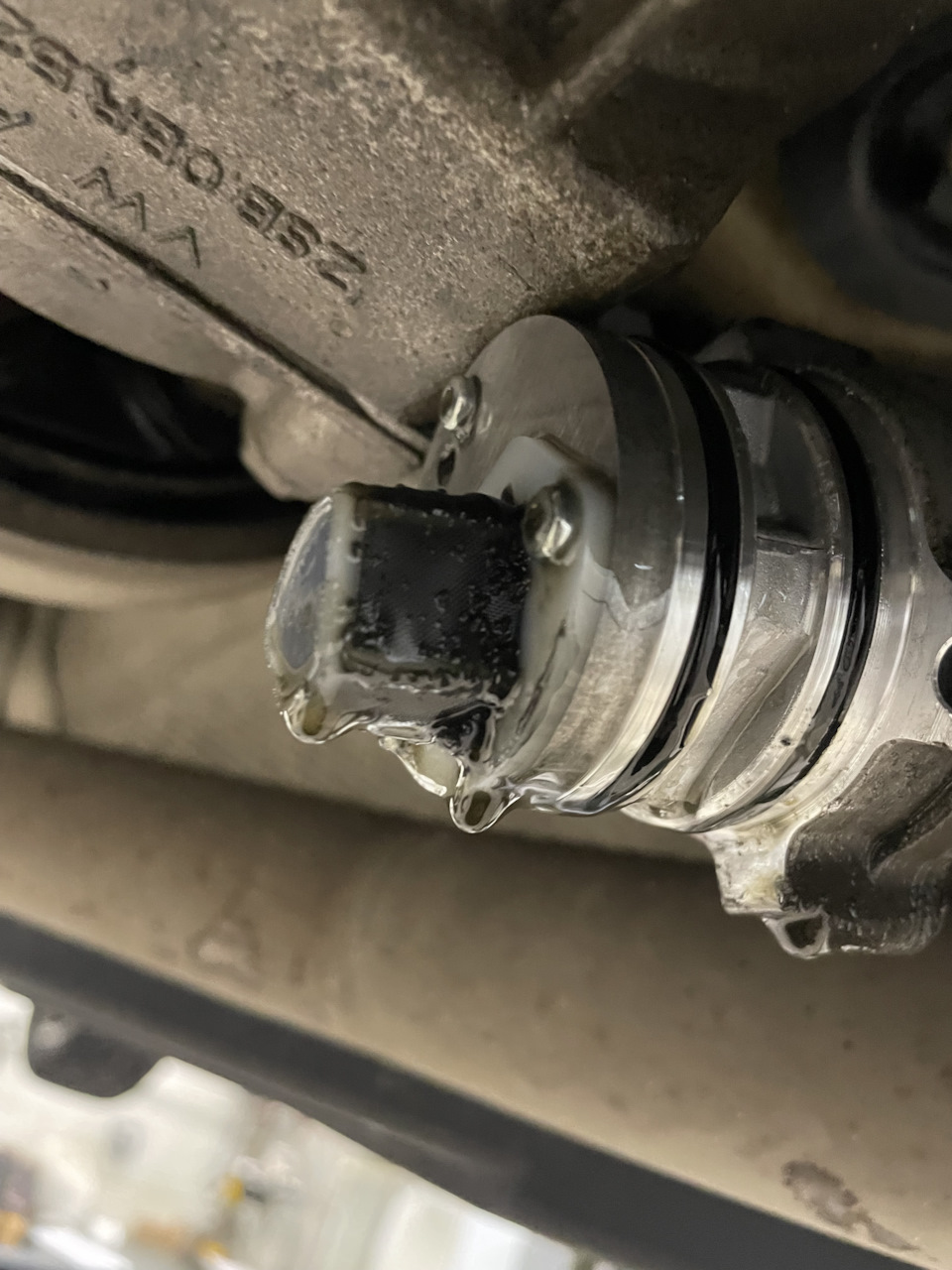 Замена масла в Халдексе — Skoda Kodiaq, 2 л, 2022 года | плановое ТО ...