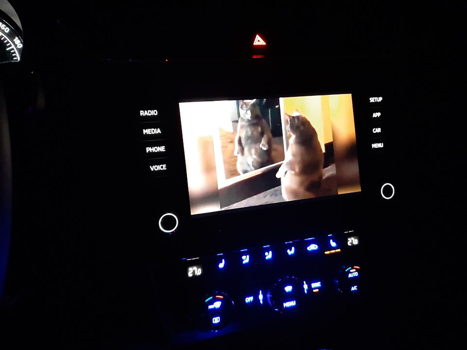 Видео идет очень качественно, без тормозов. — Skoda Octavia A7 Mk3